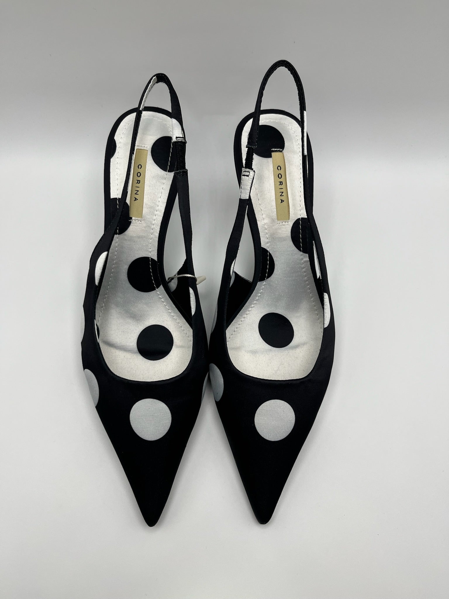 Sapatos de salto médio Corina slingback com padrão de bolas pretas e brancas; sapatos de bico fino elegantes; calçado salto fino agulha feminino para festas e cerimónias