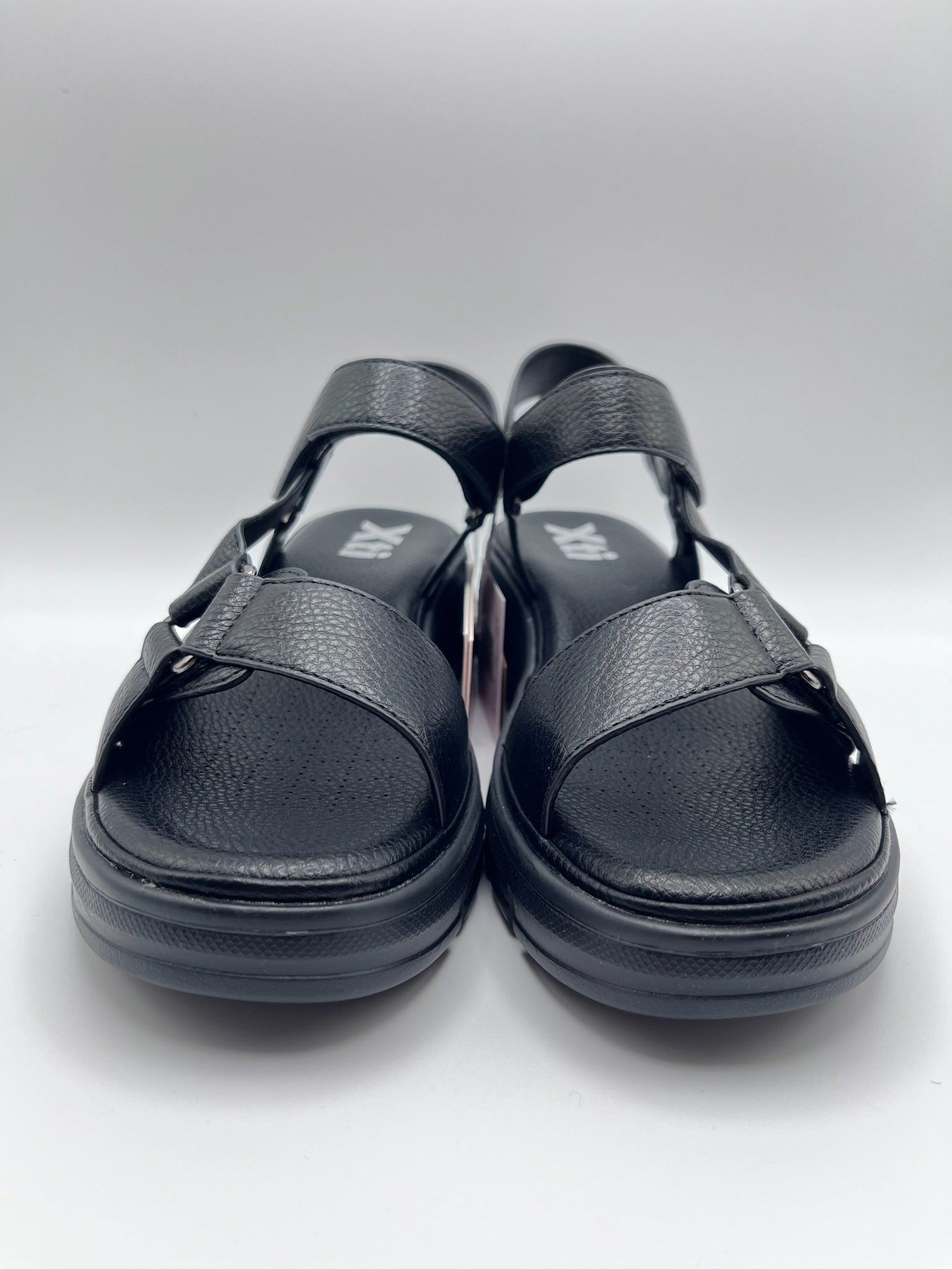 Sandálias de Cunha Xti Femininas Pretas; Sandália de Plataforma Confortável com Tiras Ajustáveis de Velcro para Mulher; Calçado de Verão Tendência Casual e Elegante