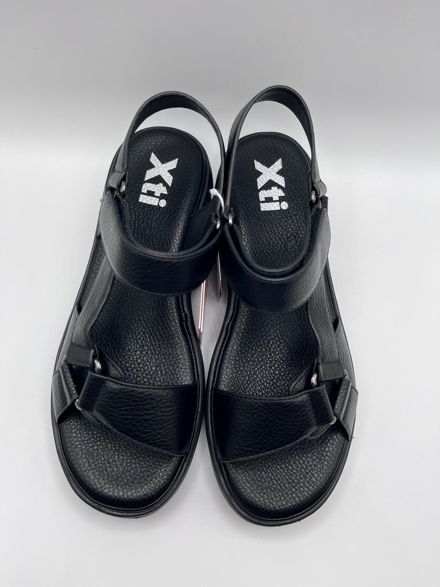 Sandálias de Cunha Xti Femininas Pretas; Sandália de Plataforma Confortável com Tiras Ajustáveis de Velcro para Mulher; Calçado de Verão Tendência Casual e Elegante
