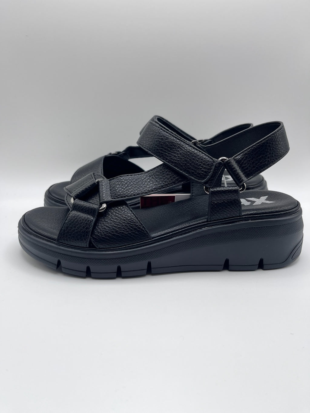 Sandálias de Cunha Xti Femininas Pretas; Sandália de Plataforma Confortável com Tiras Ajustáveis de Velcro para Mulher; Calçado de Verão Tendência Casual e Elegante