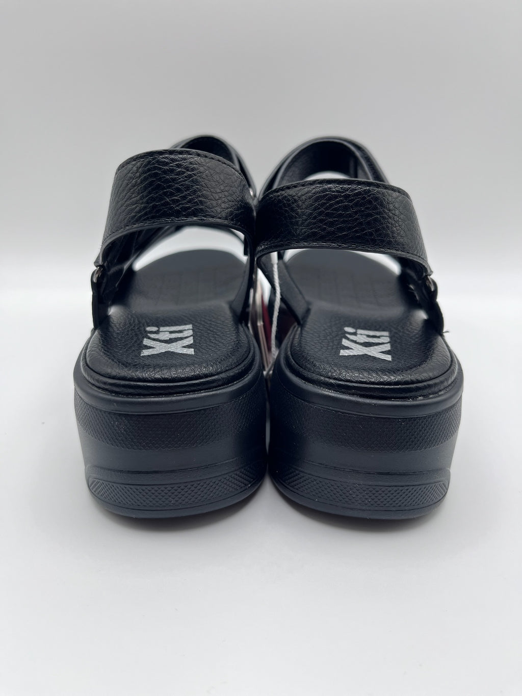 Sandálias de Cunha Xti Femininas Pretas; Sandália de Plataforma Confortável com Tiras Ajustáveis de Velcro para Mulher; Calçado de Verão Tendência Casual e Elegante