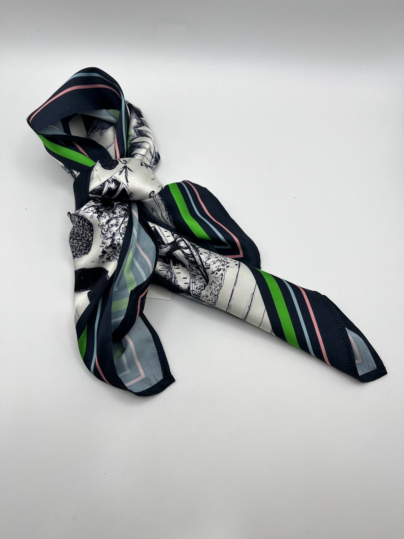 Lenço de Seda Quadrado Feminino Azul marinho e Branco com Bordas Coloridas Verde Azul Rosa ; Echarpe Acetinada com Estampa Ilustrada Vintage; Acessório de Moda Versátil Elegante