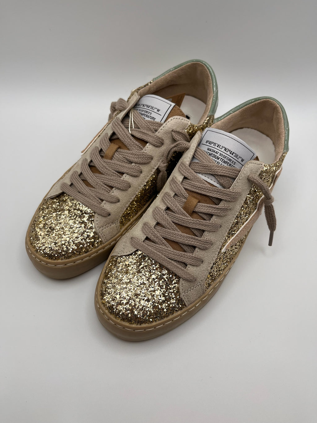 Sapatilhas Femininas Brilhantes com Glitter Dourado; Ténis Corina Casual de Moda com Detalhe de Raio Bege Azul e Sola Confortável; Calçado Estiloso para Senhora