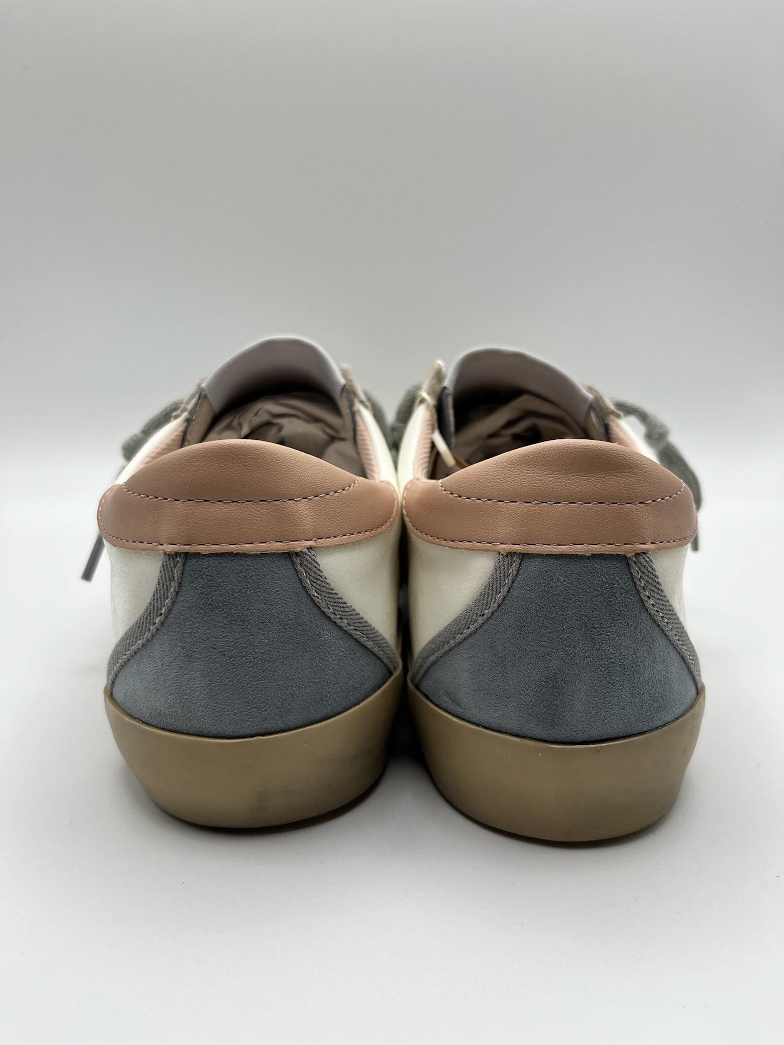 Sapatilhas Corina Femininas de Pele e Camurça cinza; Ténis Casuais Confortáveis Estilo Urbano Retro Azul e Rosa; Sapatos de Desporto Brancos com Sola de Borracha Camelo