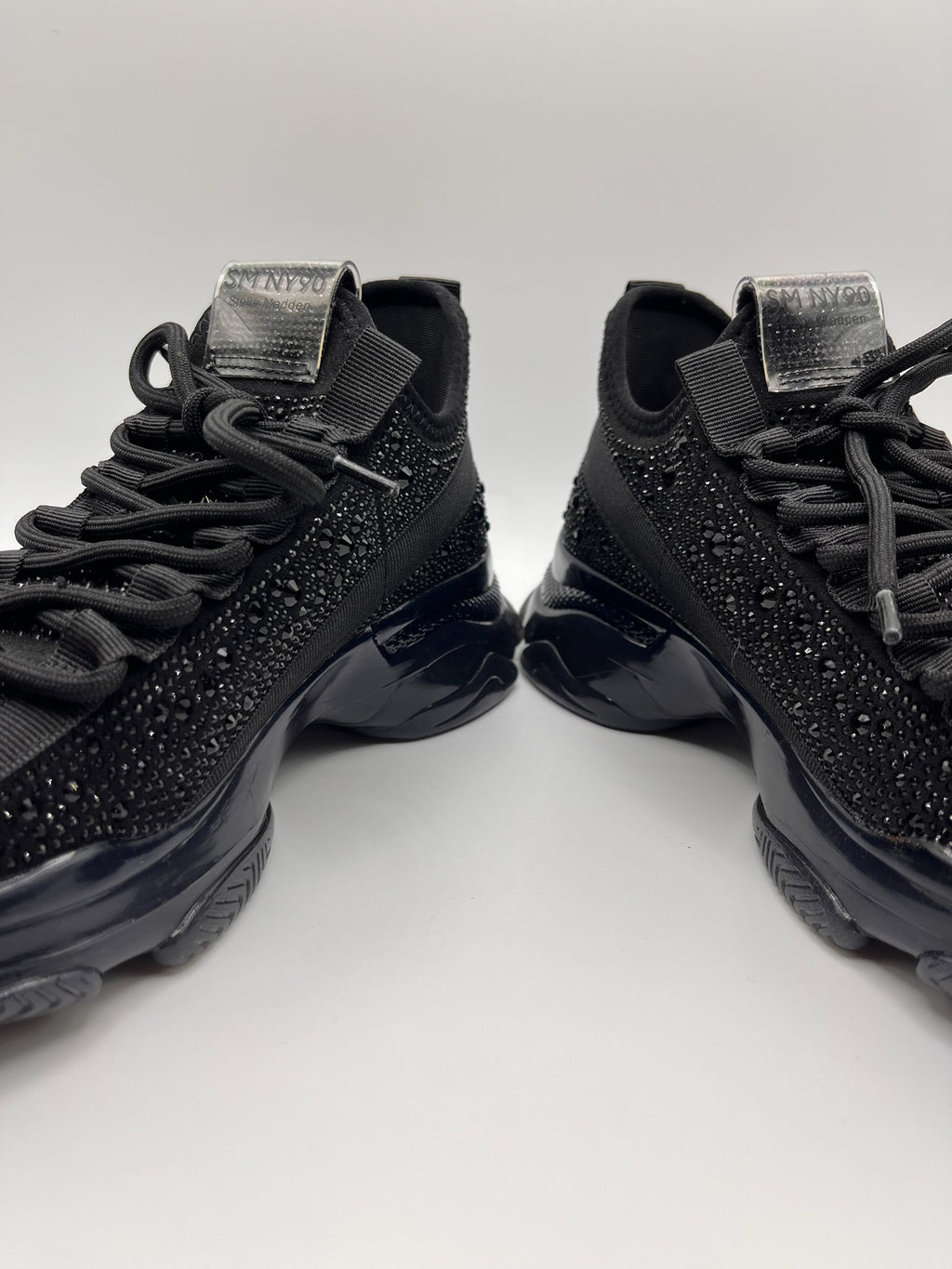 Ténis Steve Madden Preto Brilhante Mulher; Sapatilhas Plataforma com Brilhos Chunky; Calçado Desportivo Feminino Confortável Casual; Moda Portugal Trendy