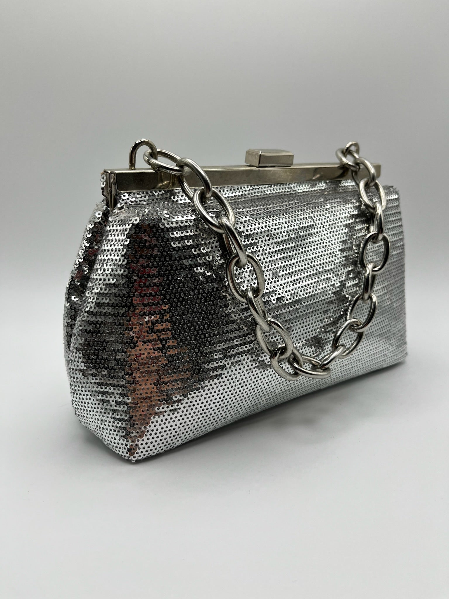 Mala de Mão de Lantejoulas Prateada Mulher; Bolsa Clutch de Festa com Alça de Corrente Metálica; Acessório Elegante de Noite para Cerimónia e Casamento