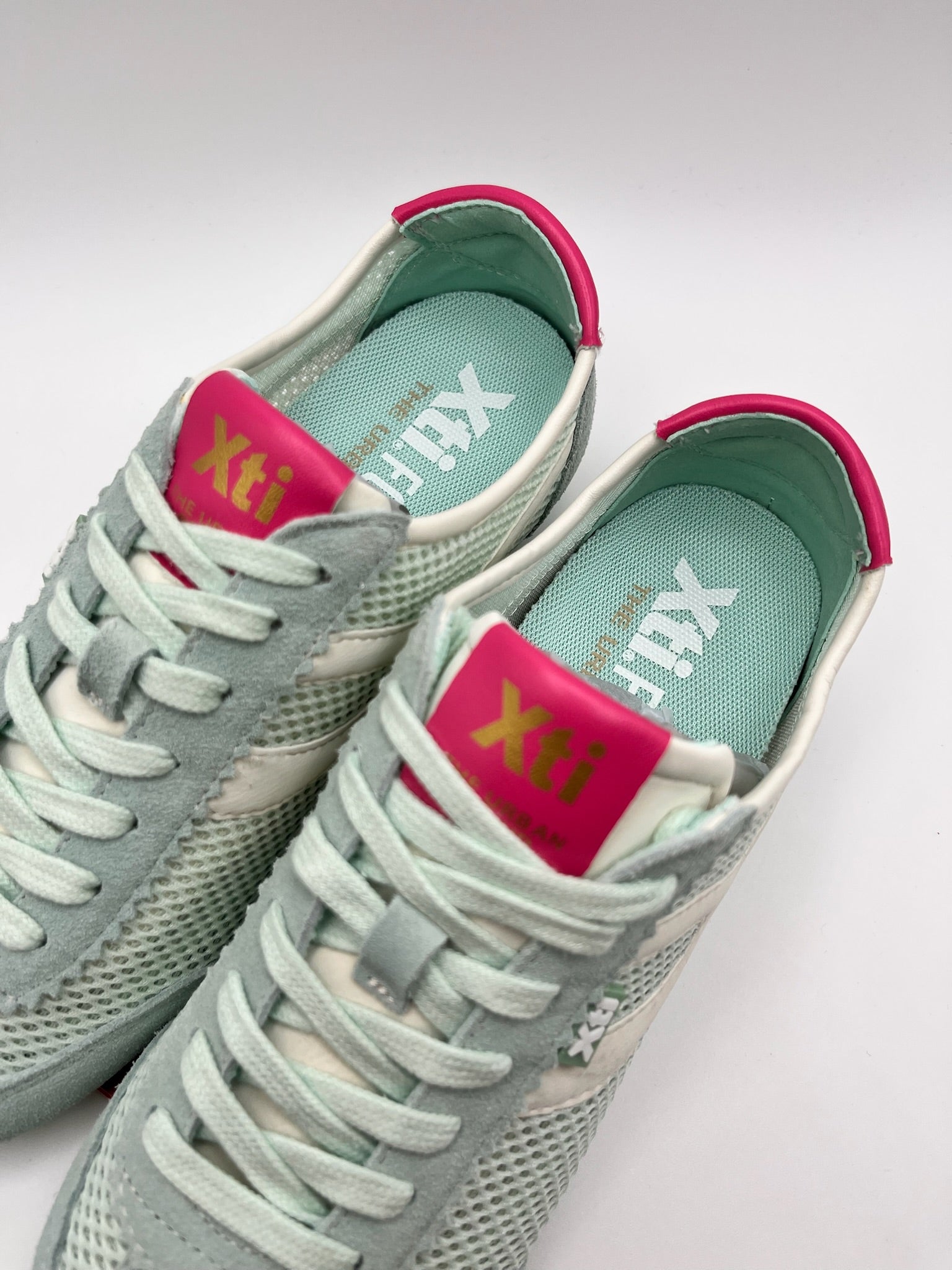 Sapatilhas Xti Femininas Urban Verde Água e Rosa Acqua; Ténis de Mulher Desportivos em Camurça e Malha Respirável Leve Correr Caminhar Casual