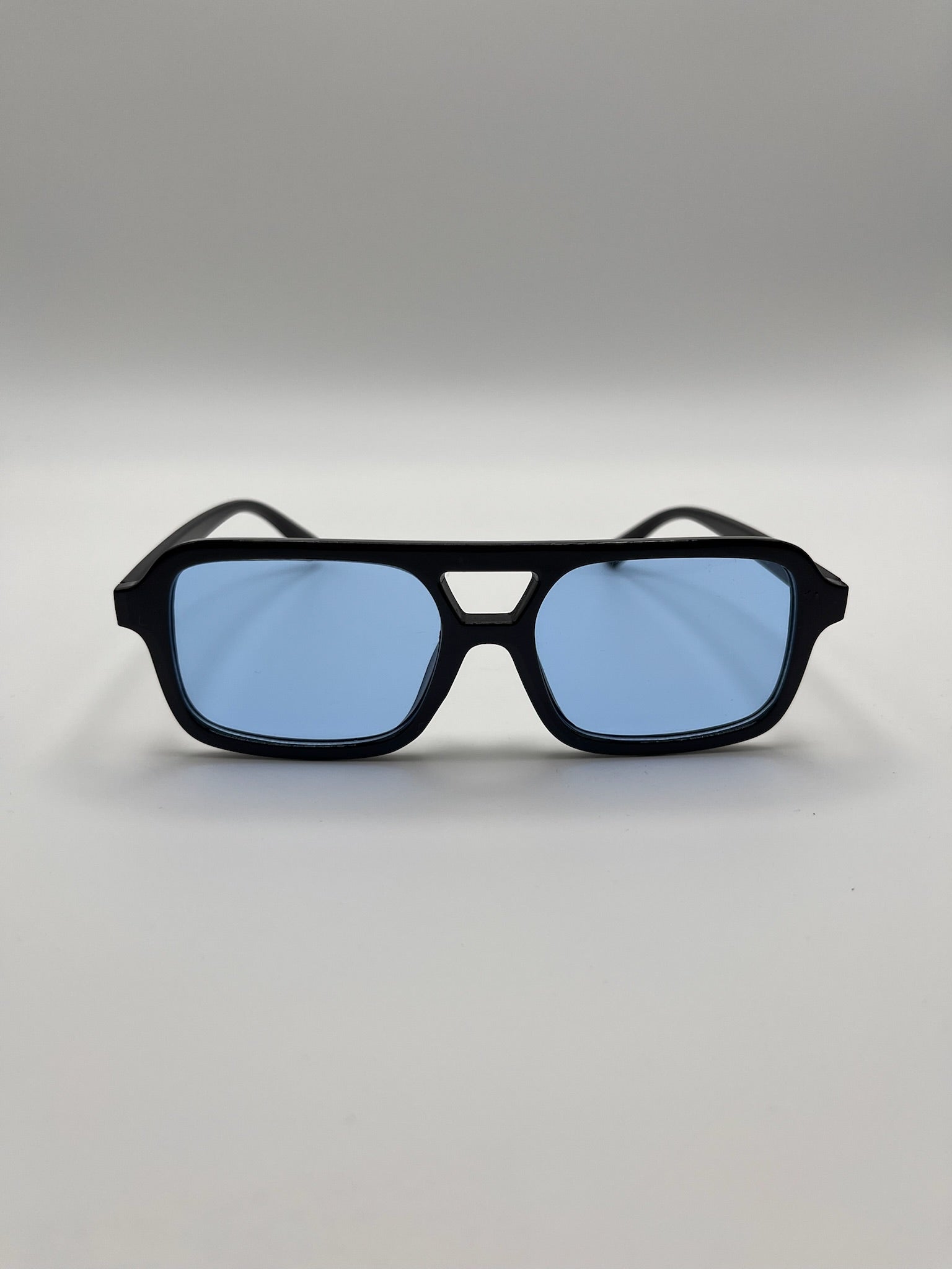 Óculos de Sol Quadrados Pretos com Lentes Azuis Unissexo; Óculos Estilo Aviador Moderno com Armação Grossa e Barra Dupla; Acessório de Moda Casual com Proteção UV