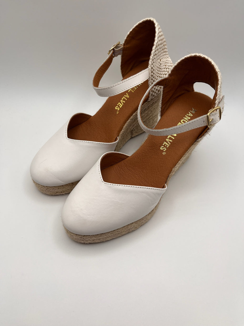 Alpercatas de Cunha em Pele Branco Senhora Manuel; Sandálias Salto Médio com Tira no Tornozelo; Sapatos de Corda Confortáveis para Verão