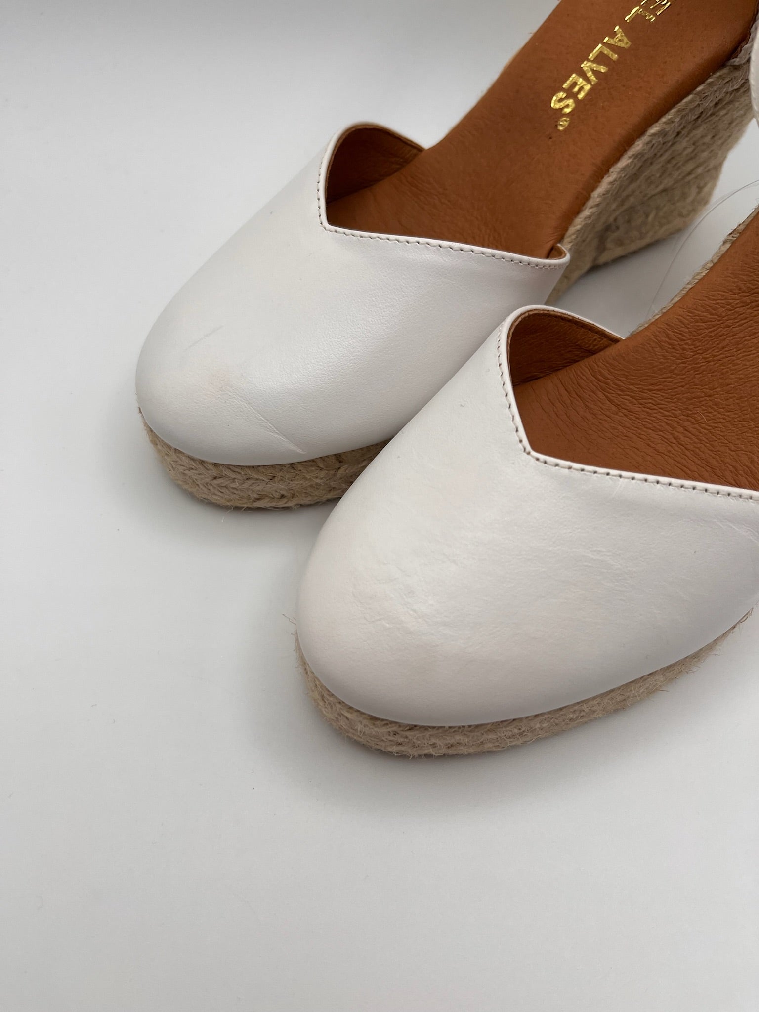 Alpercatas de Cunha em Pele Branco Senhora Manuel; Sandálias Salto Médio com Tira no Tornozelo; Sapatos de Corda Confortáveis para Verão