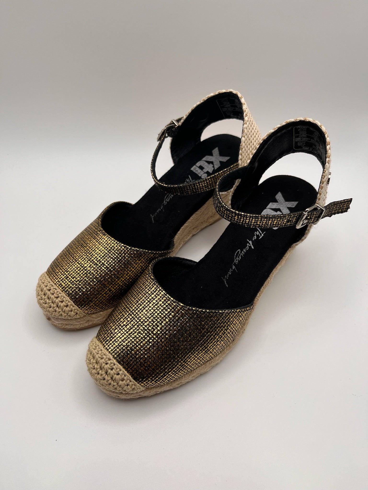 Alpargatas Espadrilles Femininas Xti com Cunha de Corda Dourada Negro; Sandálias de Salto de Mulher com Plataforma e Fivela Calçado de Verão Confortável Casual