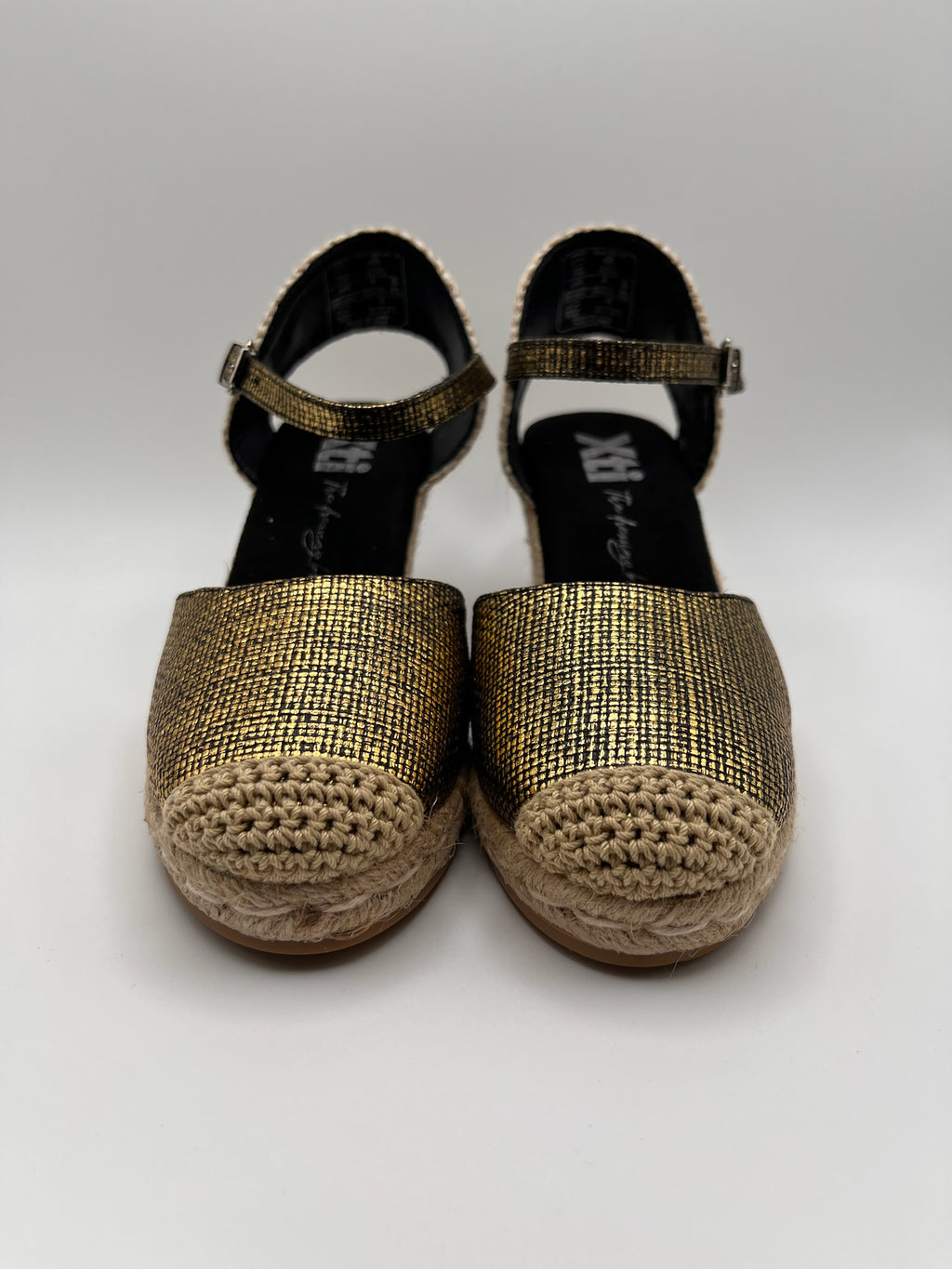 Alpargatas Espadrilles Femininas Xti com Cunha de Corda Dourada Negro; Sandálias de Salto de Mulher com Plataforma e Fivela Calçado de Verão Confortável Casual