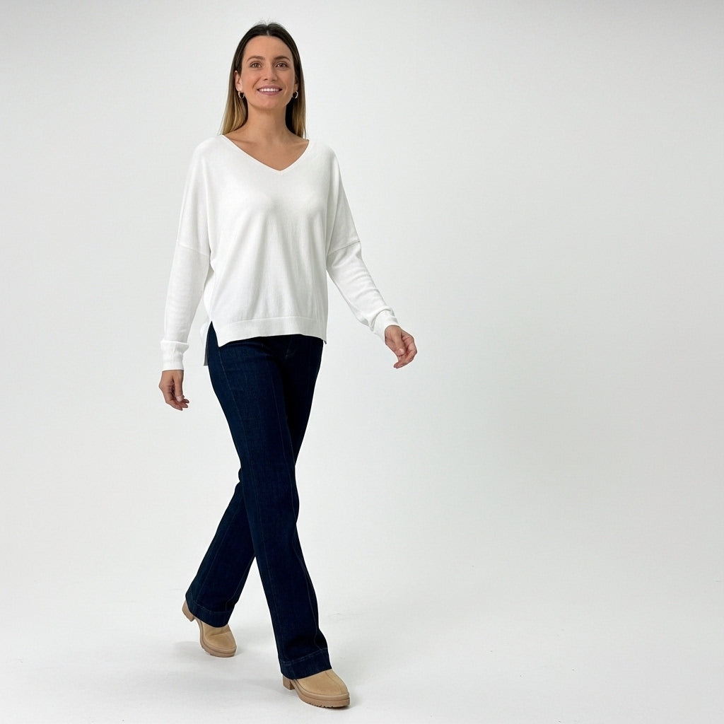 CAMISOLA VINCEOTTO BRANCO DECOTE EM BICO MANGA CUMPRIDA PUNHO E BARRA CANELADA FENDA LATERAL