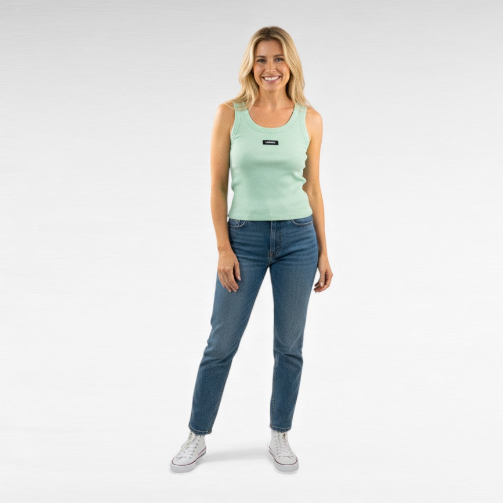 REGATA LUMINA VERDE BEBE DETALHE ETIQUETA PRETA LOGO LUMINA