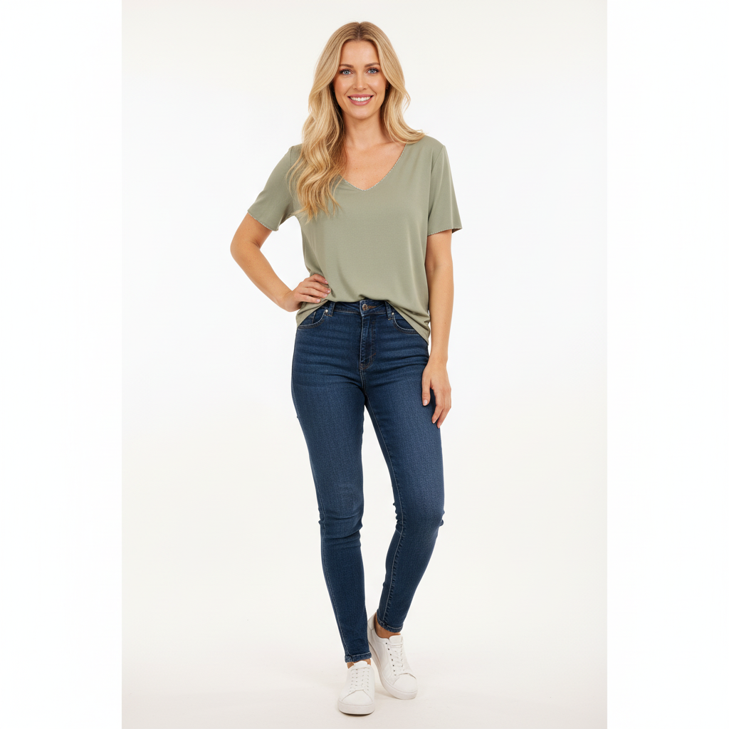 CAMISOLA CAMILLE FRANCE VERDE DECOTE EM BICO MANGA CURTA FITA BRILHO DECOTE PRATA