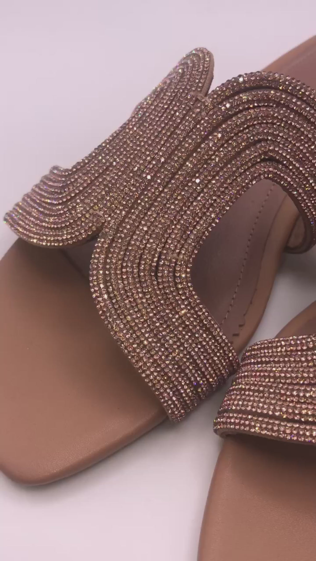 CHINELO SANDÁLIA BIBI LOU BRILHO COURO CASTANHO CARAMELO