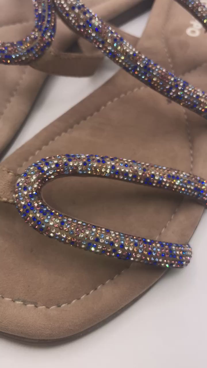 Sandálias Rasas Gioseppo com Pedraria Azul e Dourada; Chinelos de Senhora Elegantes em Camurça Bege com Brilho para Verão e Festas.