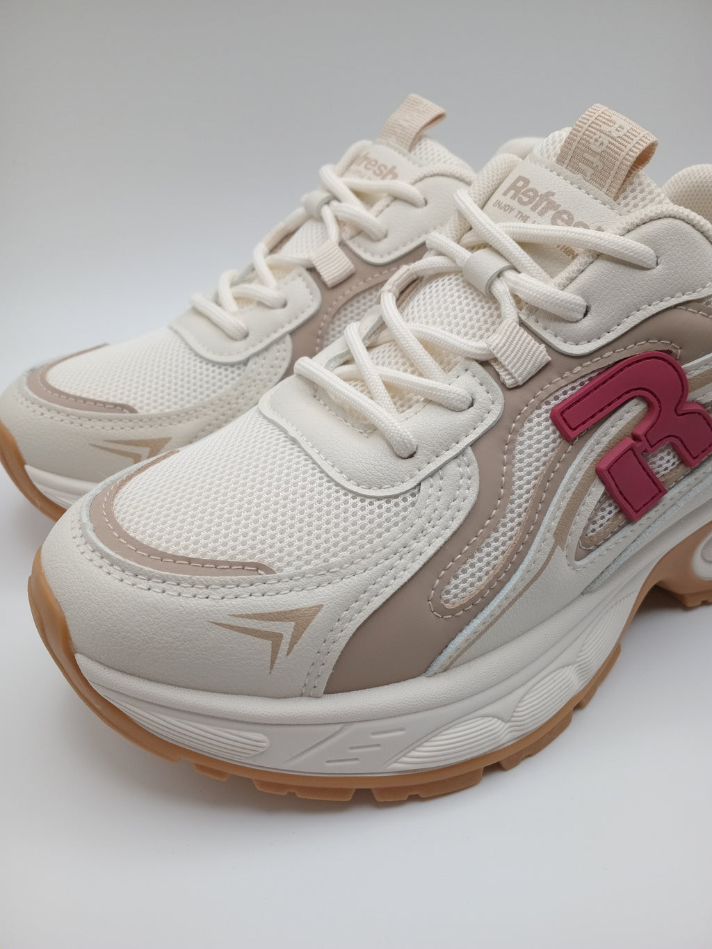 TÊNIS REFRESH BRANCO VERMELHO BEGE NUDE TECIDO SPORT