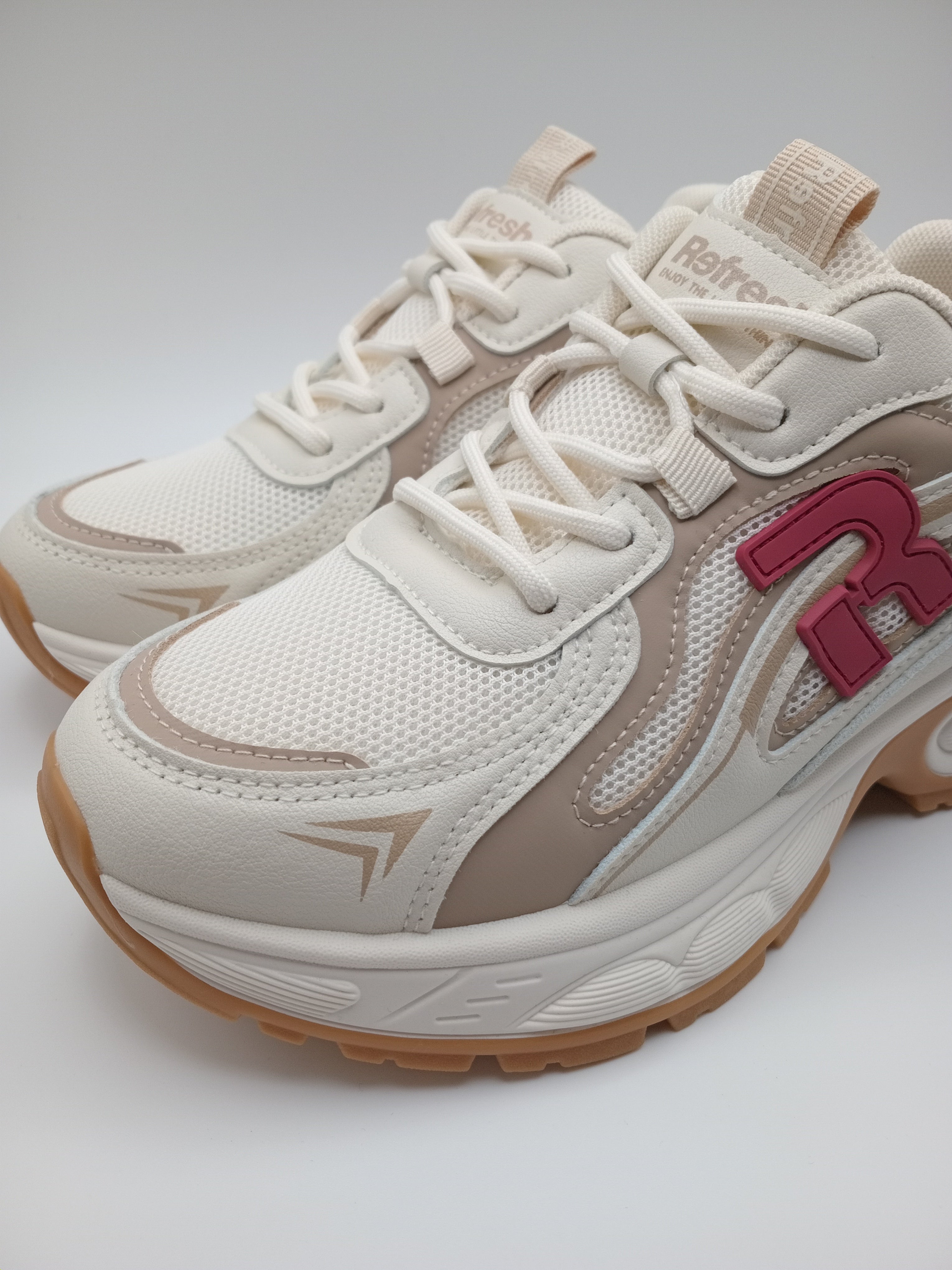 TÊNIS REFRESH BRANCO VERMELHO BEGE NUDE TECIDO SPORT
