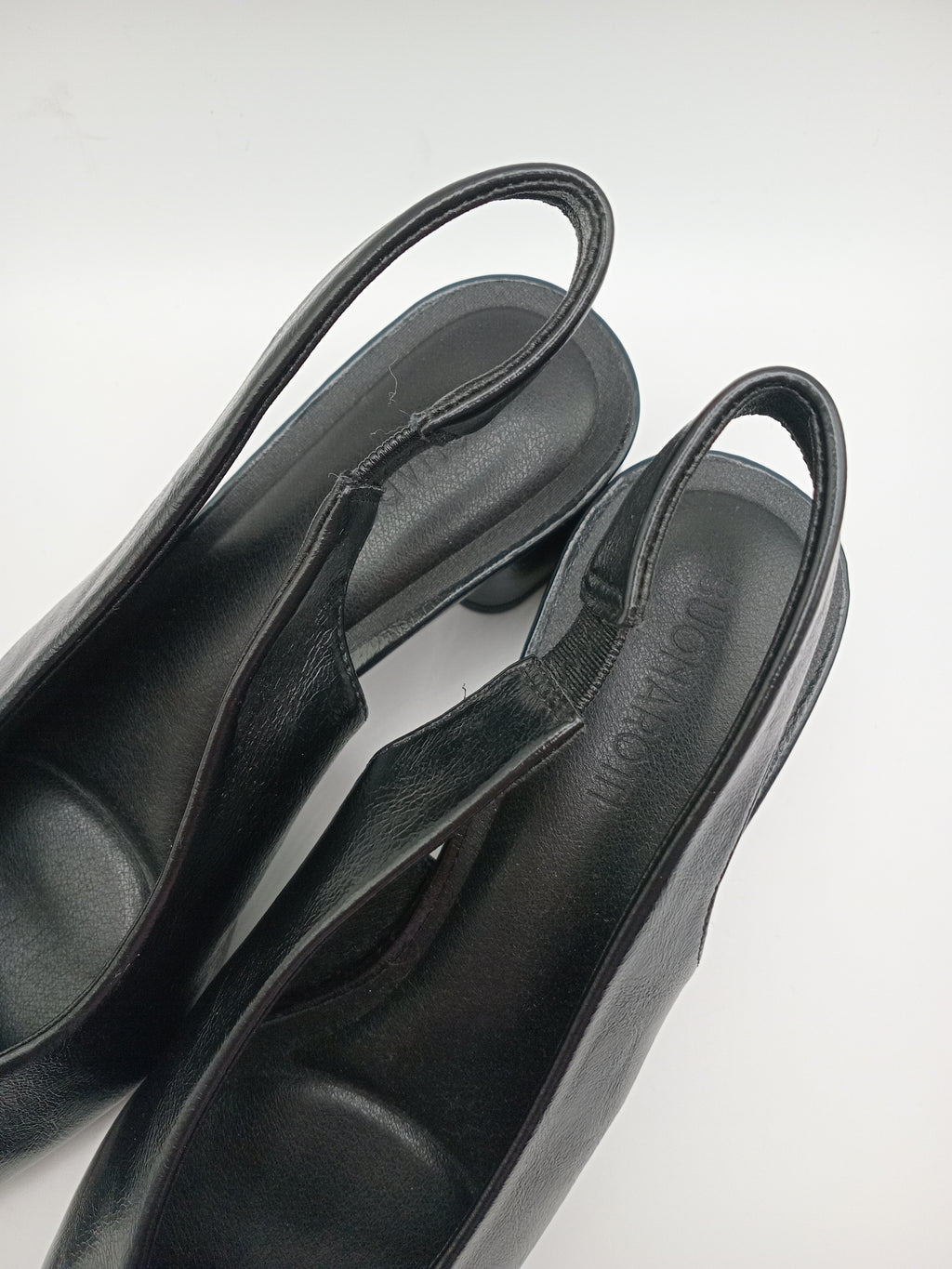 SABRINA SALTO MULLET BUONAROTTI PRETO BICUDO SCARPIN VERNIZ