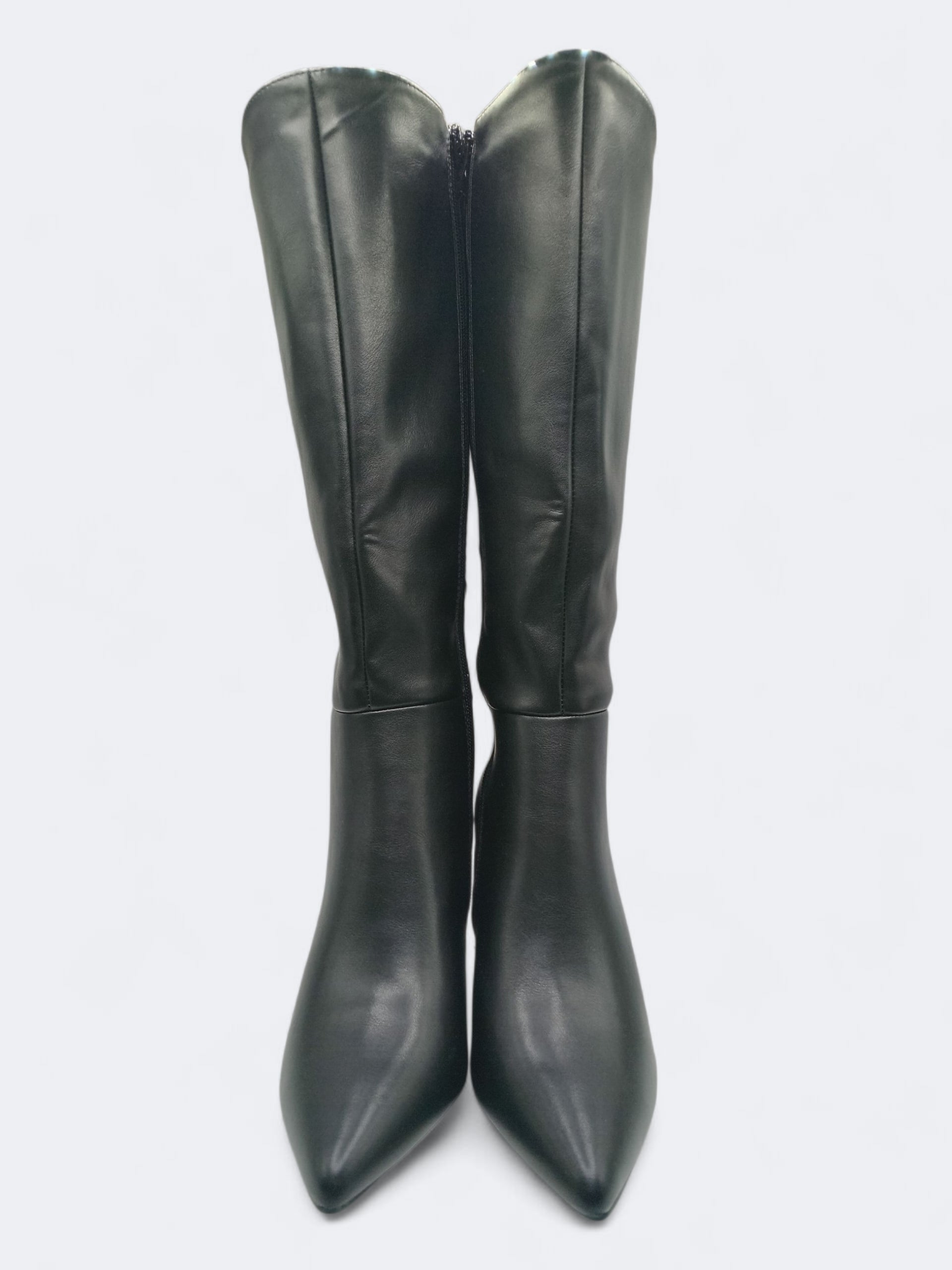 BOTA SALTO IDEAL SHOES PRETO ECO PELE CANO ALTO BICUDO ZIPER