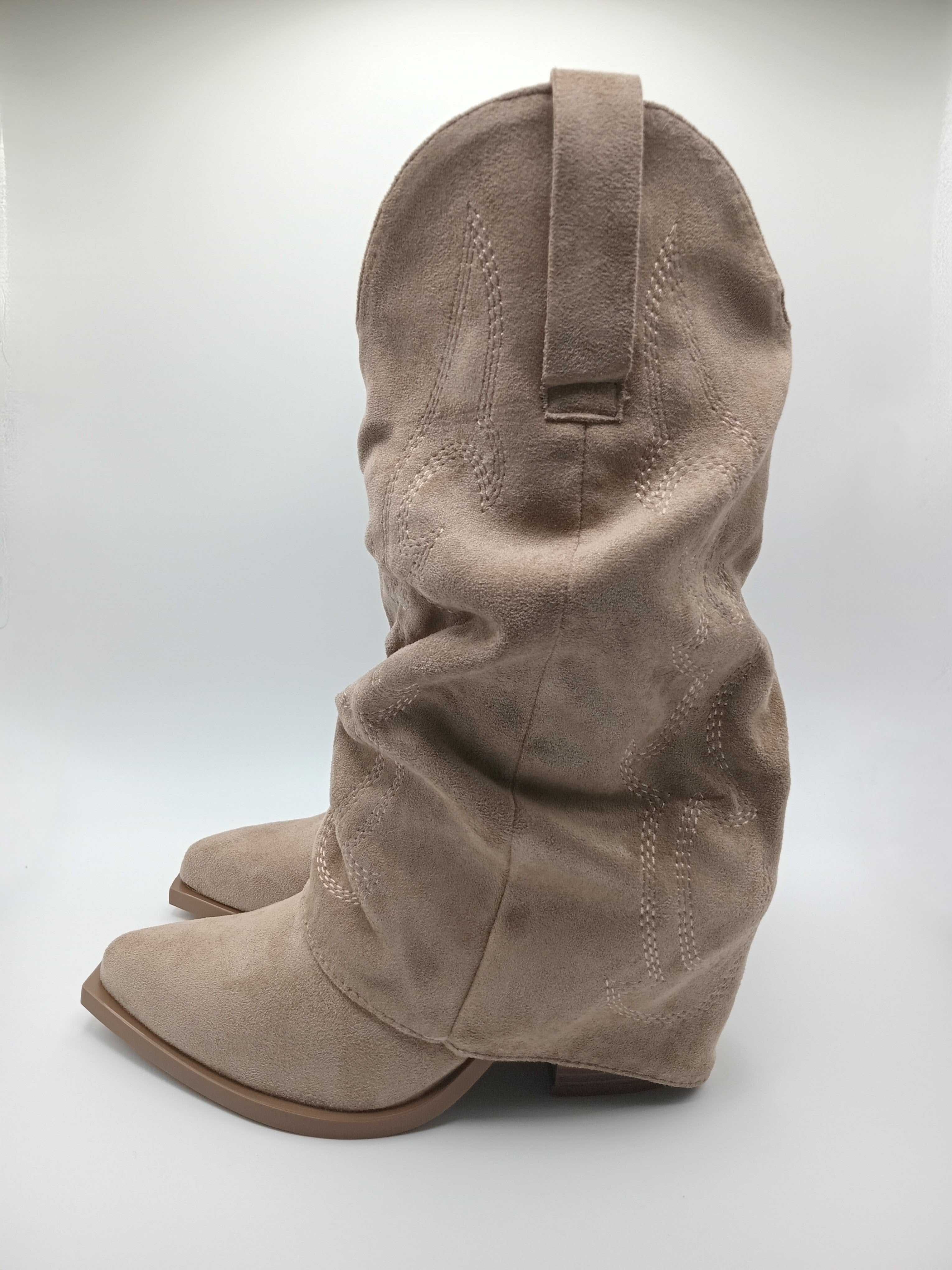 BOTA WESTERN IDEAL SHOES BEGE CASTANHO CLARO CAMURÇA BORDADO BICUDO ZIPER