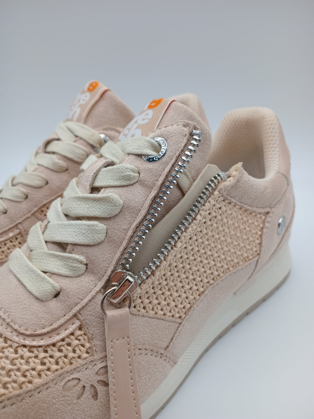 TÊNIS REFRESH ROSE BEGE NUDE BRANCO TECIDO MACRAME CROCHE CAMURÇA ABERTURA ZIPER LATERAL
