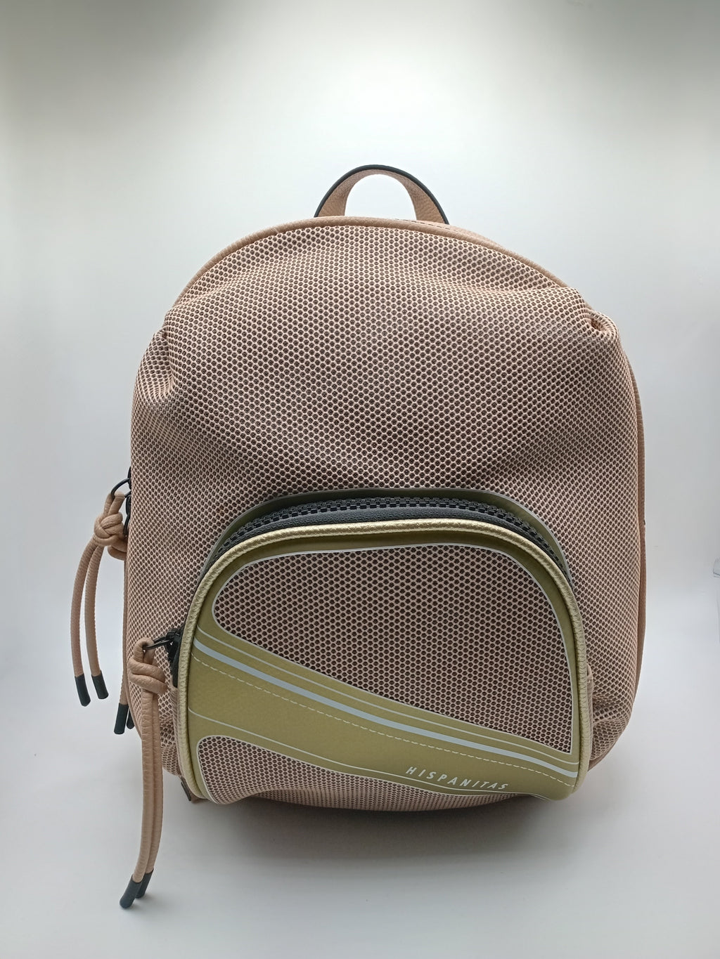 MOCHILA HISPANITAS CASTANHO DETALHES EM PRETO E VERDE TECIDO ECO PELE BOLSO FRONTAL ALCA AJUSTÁVEL MALA
