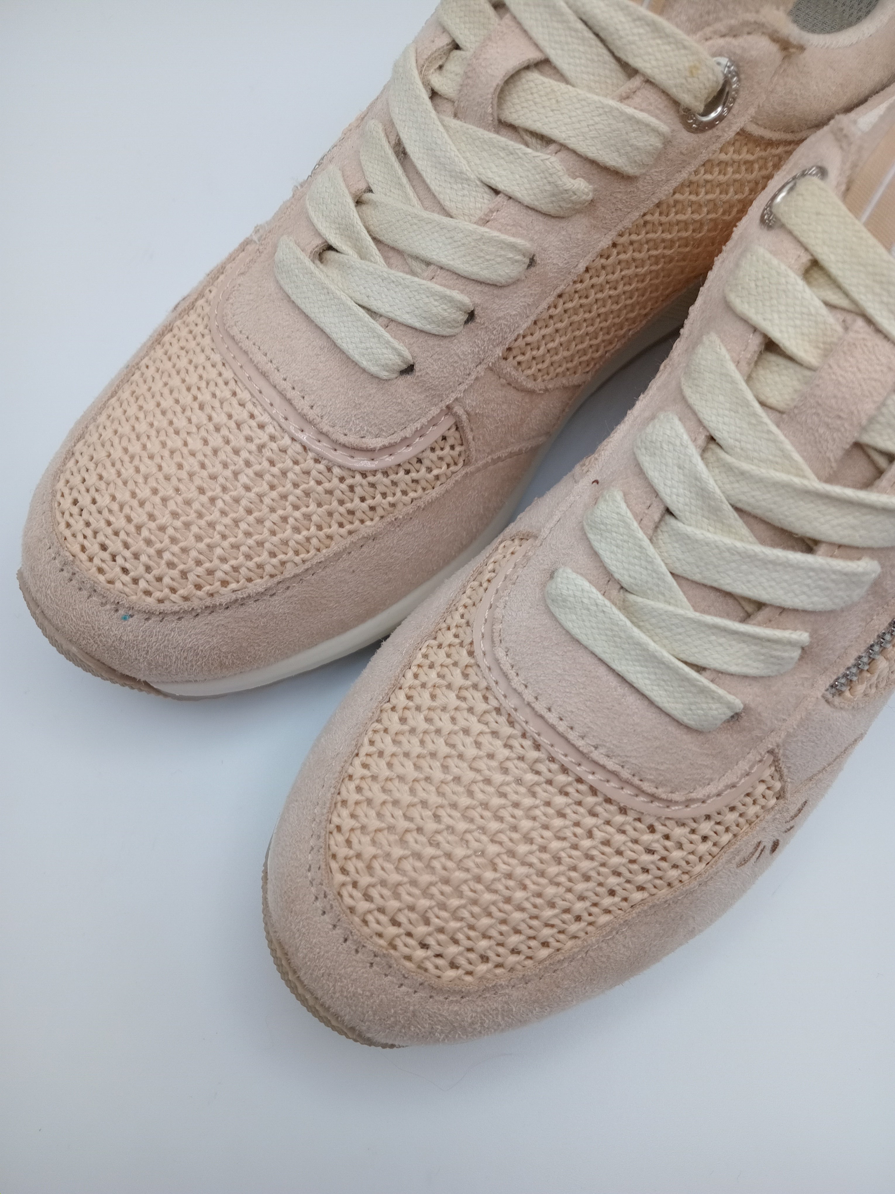 TÊNIS REFRESH ROSE BEGE NUDE BRANCO TECIDO MACRAME CROCHE CAMURÇA ABERTURA ZIPER LATERAL