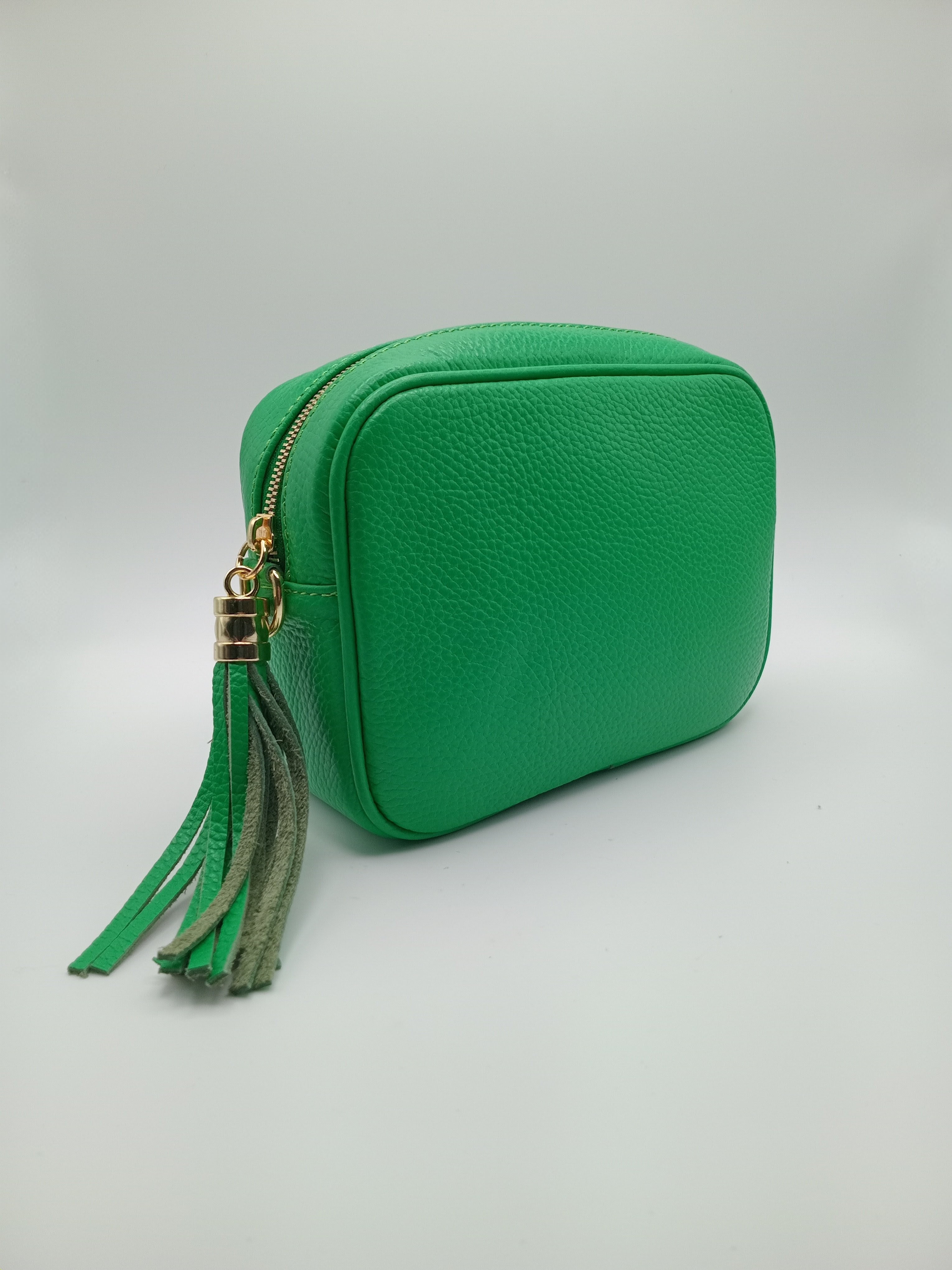 BOLSA CLUTCH MACADI VERDE CO PELE FRANJA ALÇA  REMOVÍVEL E AJUSTÁVEL MALA