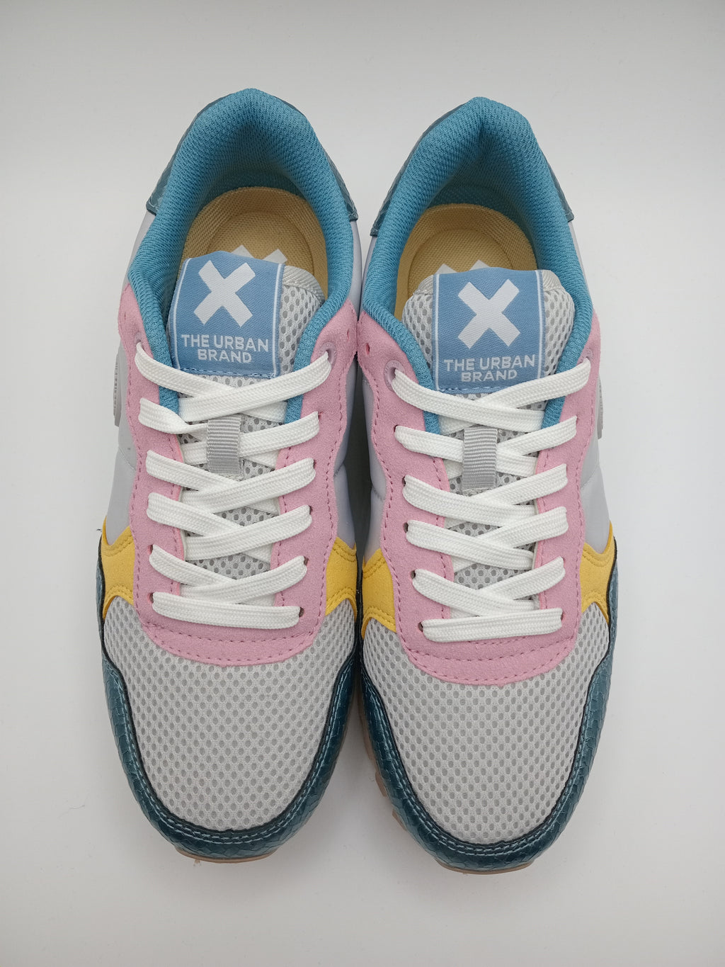 TÊNIS XTI AZUL CINZA AMARELO ROSA TECIDO SPORT