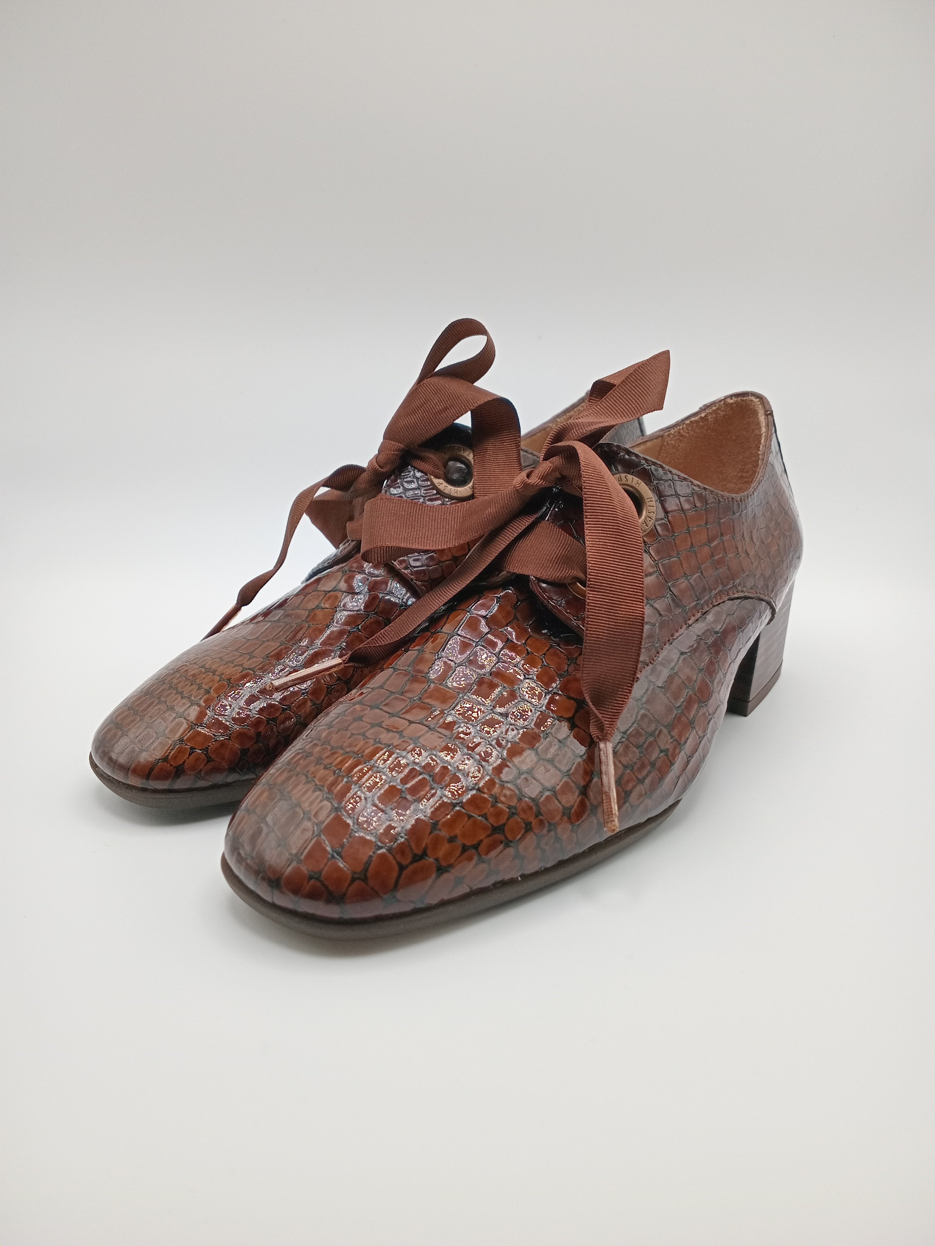 SAPATO VINTAGE SALTO HISPANITAS CASTANHO COBRA COURO BICO REDONDO ATACADOR FITA SETIN VERNIZ MOCASSIM