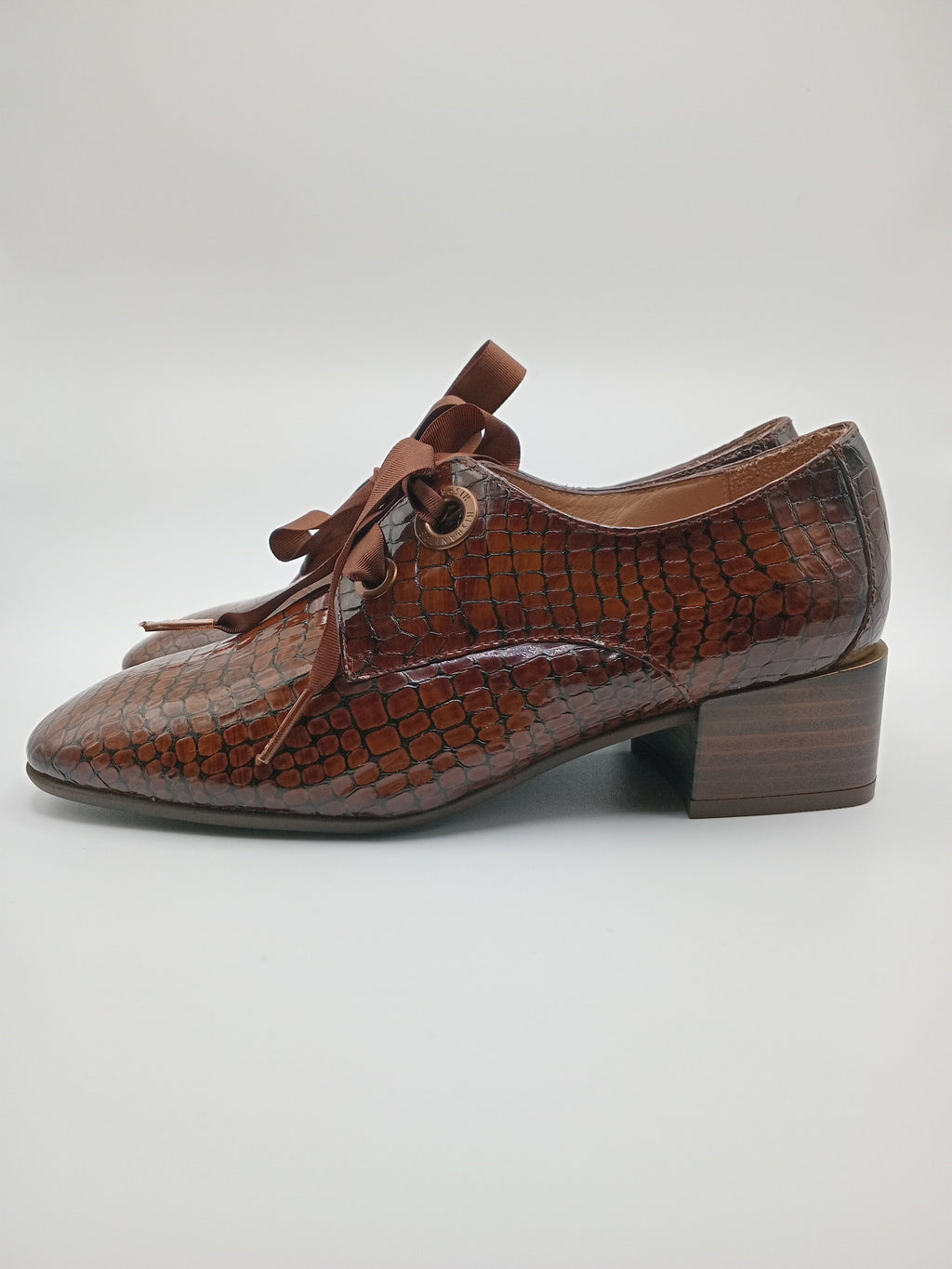 SAPATO VINTAGE SALTO HISPANITAS CASTANHO COBRA COURO BICO REDONDO ATACADOR FITA SETIN VERNIZ MOCASSIM