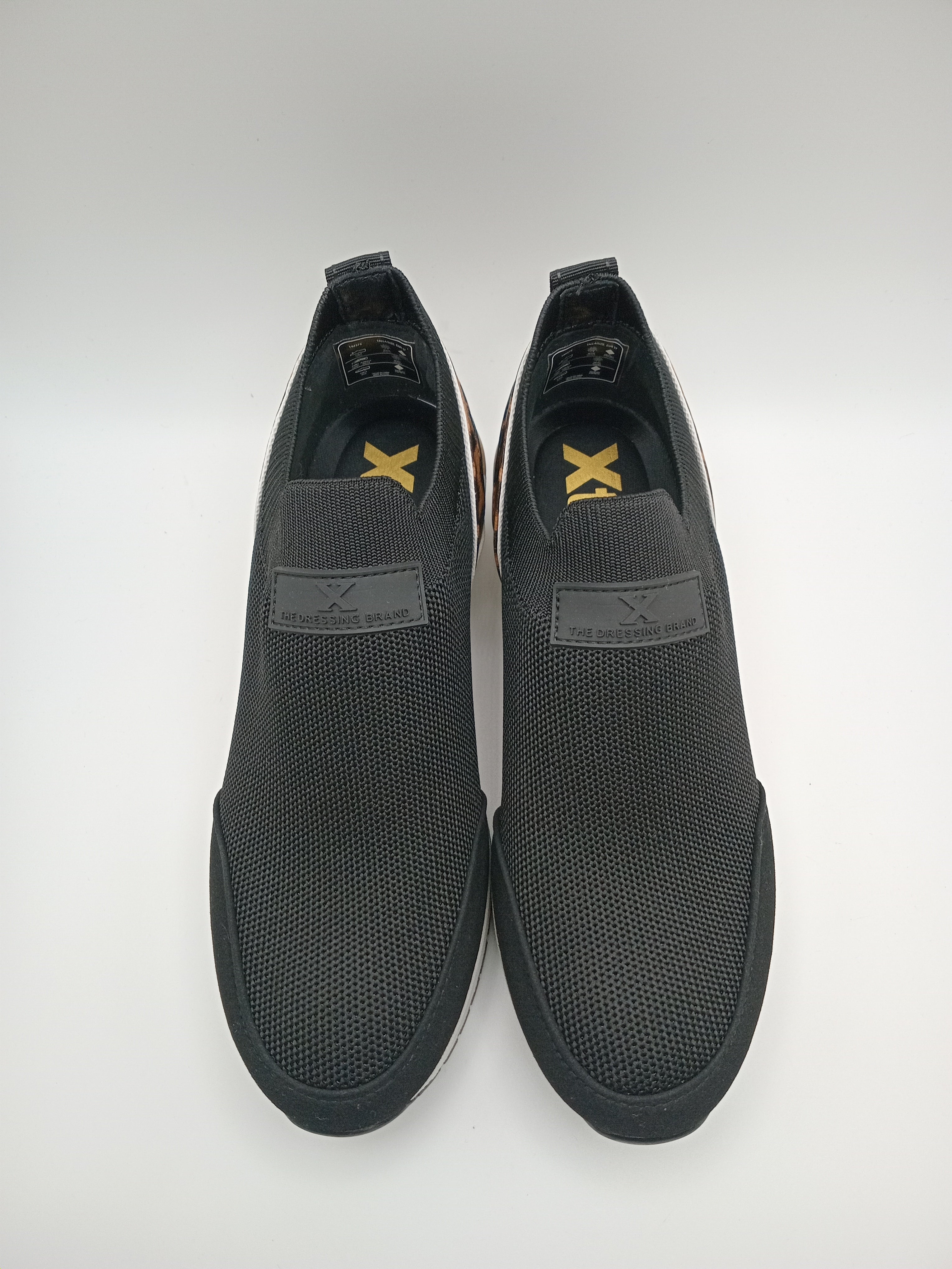 TÊNIS XTI PRETO LEOPARDO ANIMAL PRINT TECIDO SEM ATACADORES PLATAFORMA