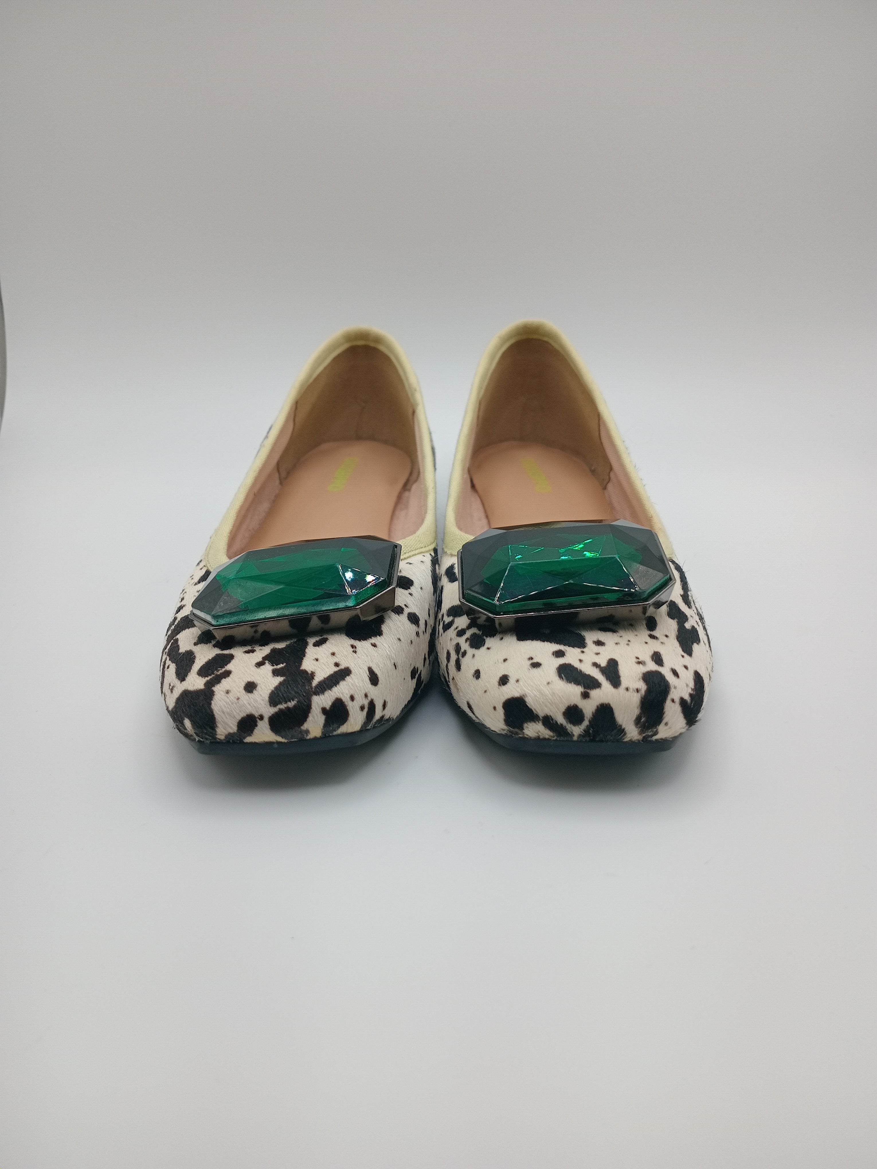 SABRINA GIOSEPPO VACA VERDE PRETO BRANCO COURO ANIMAL PRINT APLICAÇÃO DIAMANTE VERDE