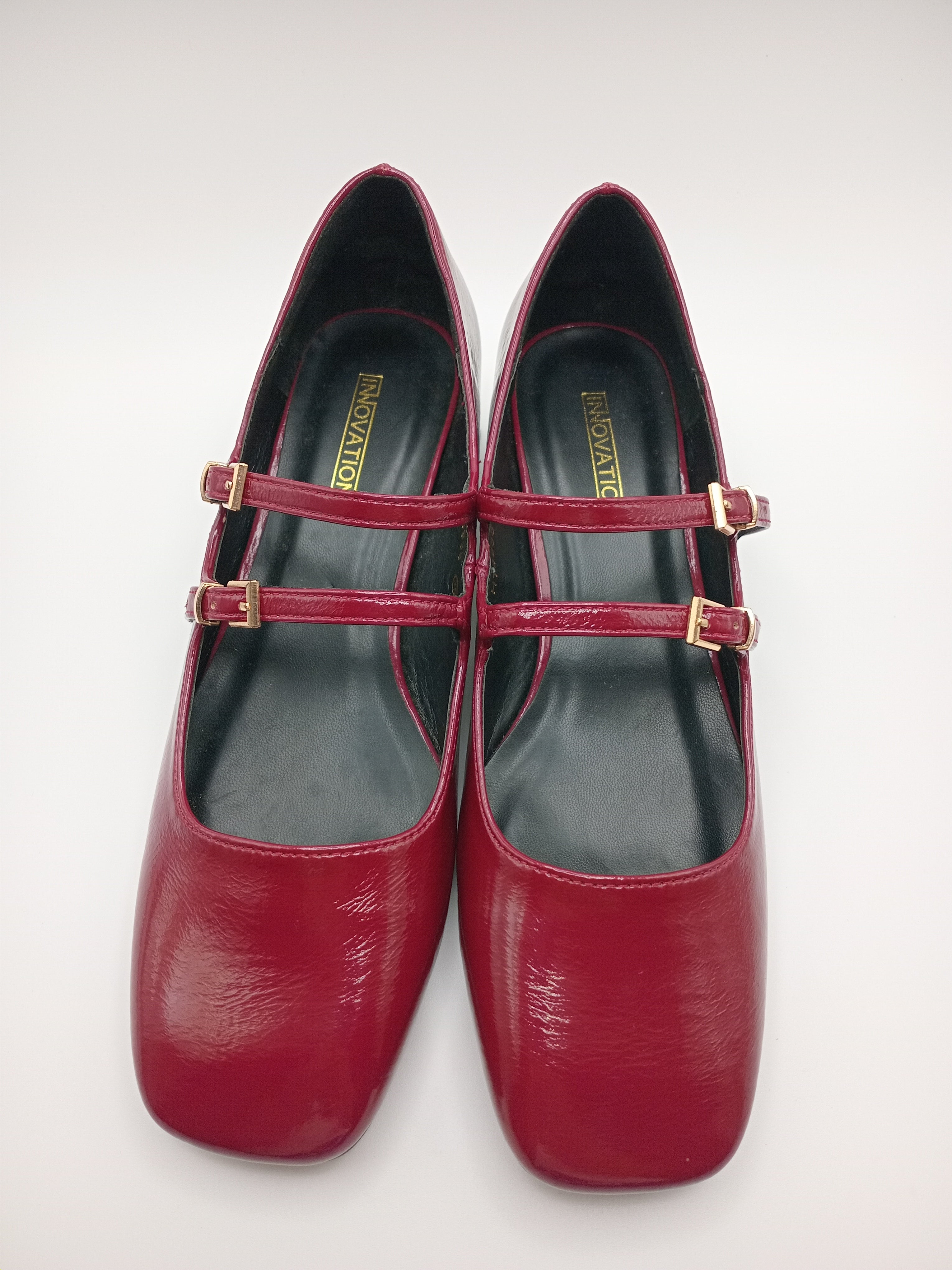 SALTO MARY JANE INNOVATION VERMELHO TIRA FIVELA DUPLA BICO QUADRADO COURO