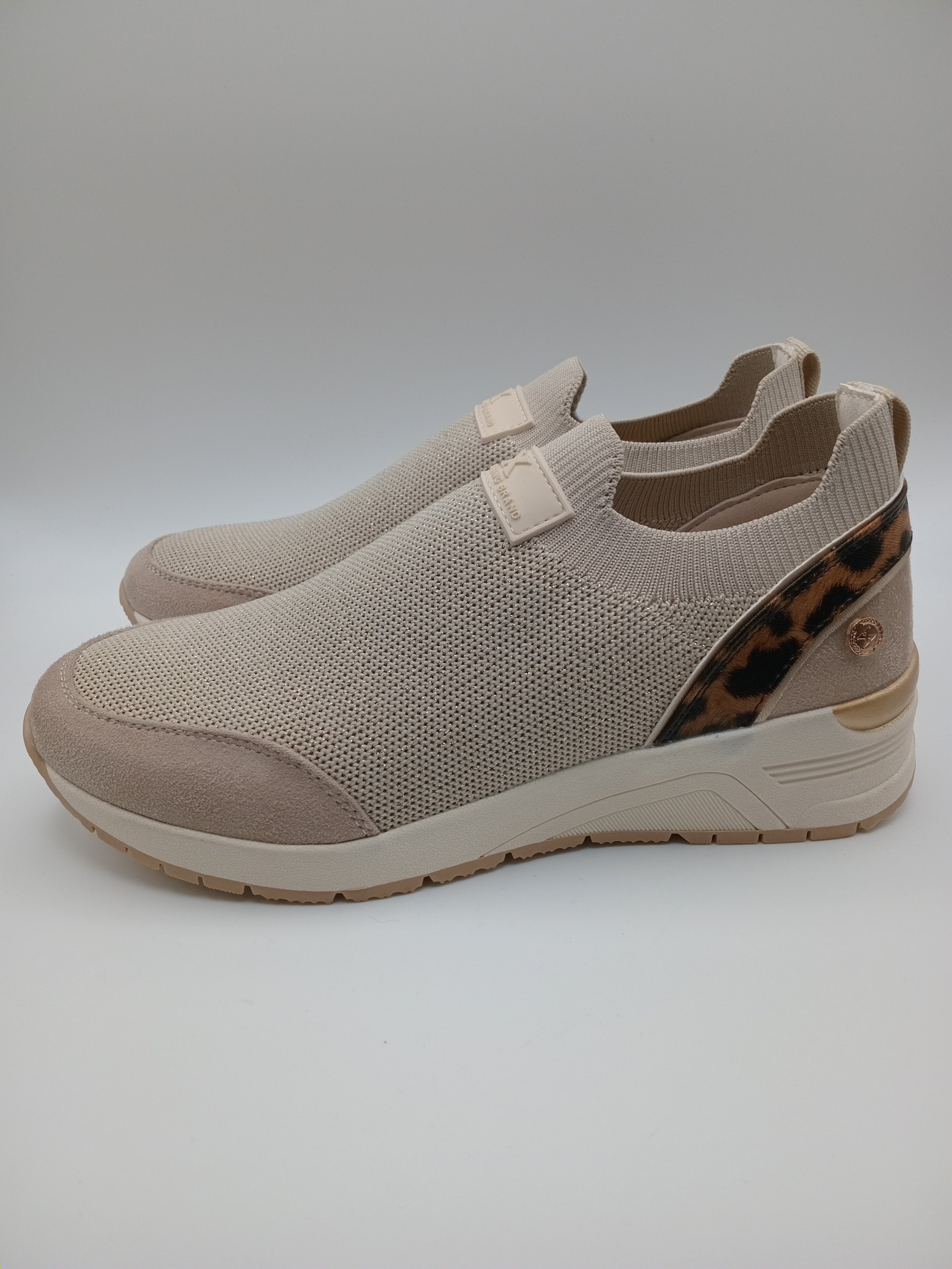 TÊNIS XTI CREME LEOPARDO ANIMAL PRINT TECIDO SEM ATACADORES PLATAFORMA