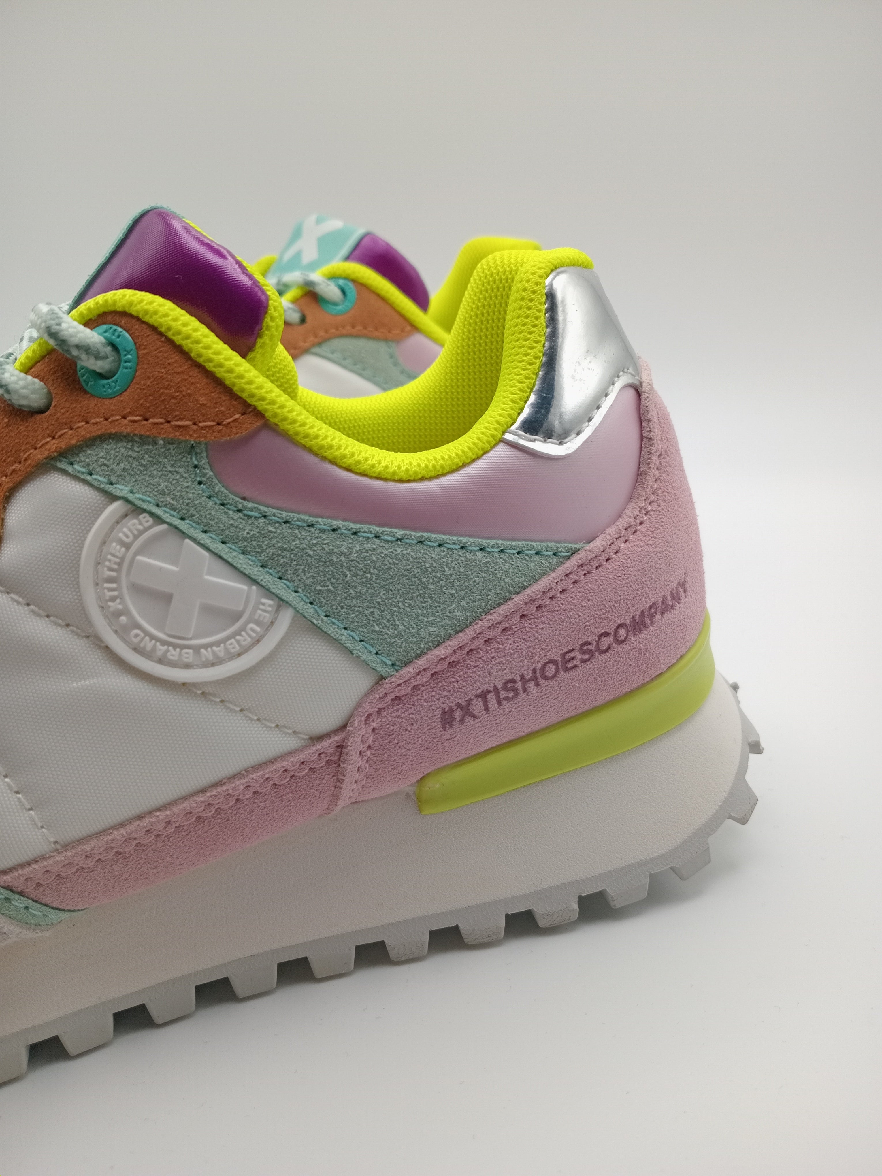TÊNIS XTI LILAS ROXO CINZA AMARELO NEON BRANCO AZUL TECIDO SPORT