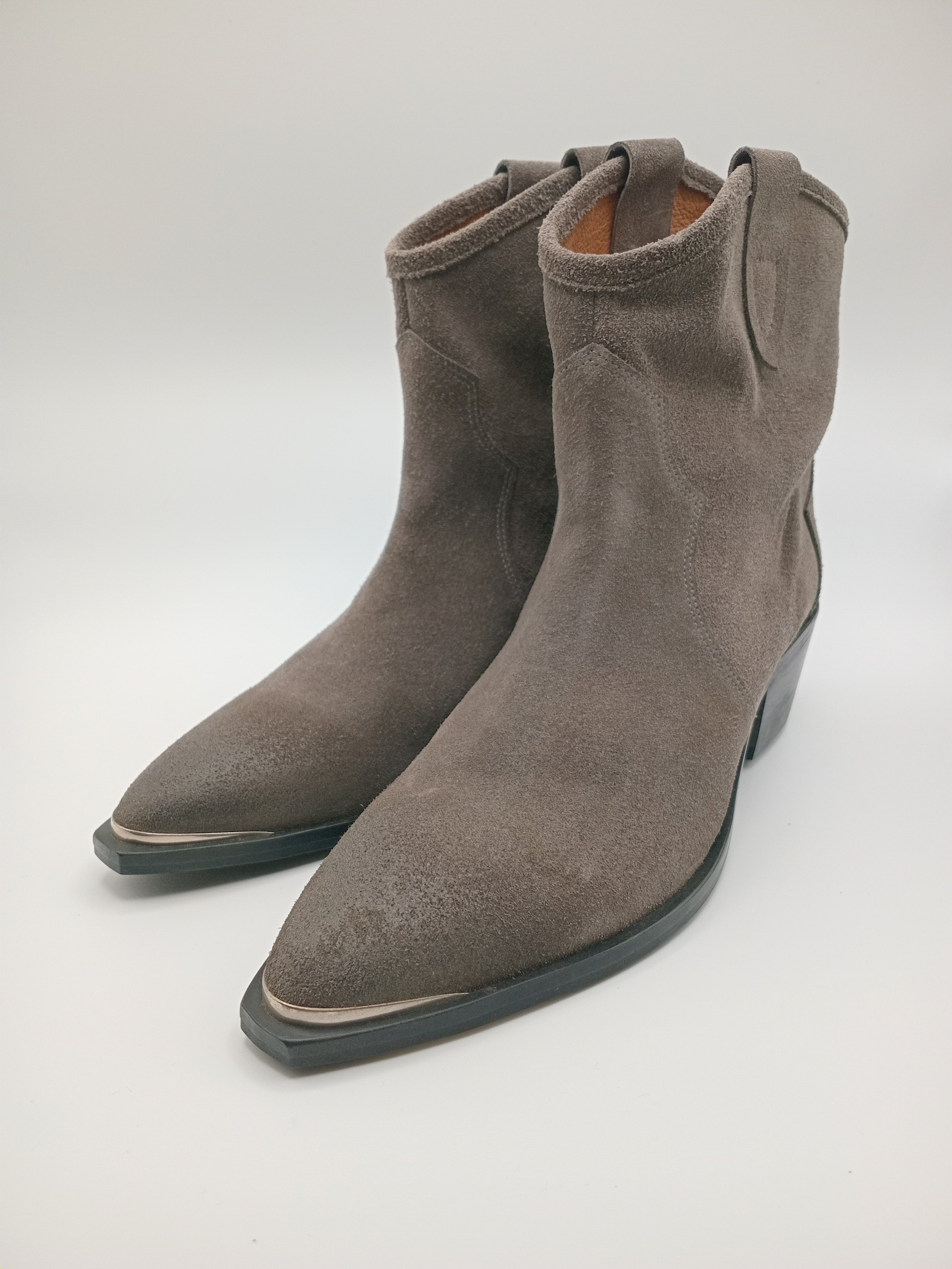 BOTA TEXANA BEAT SHOES CINZA COURO LISO BICUDO PONTA METAL