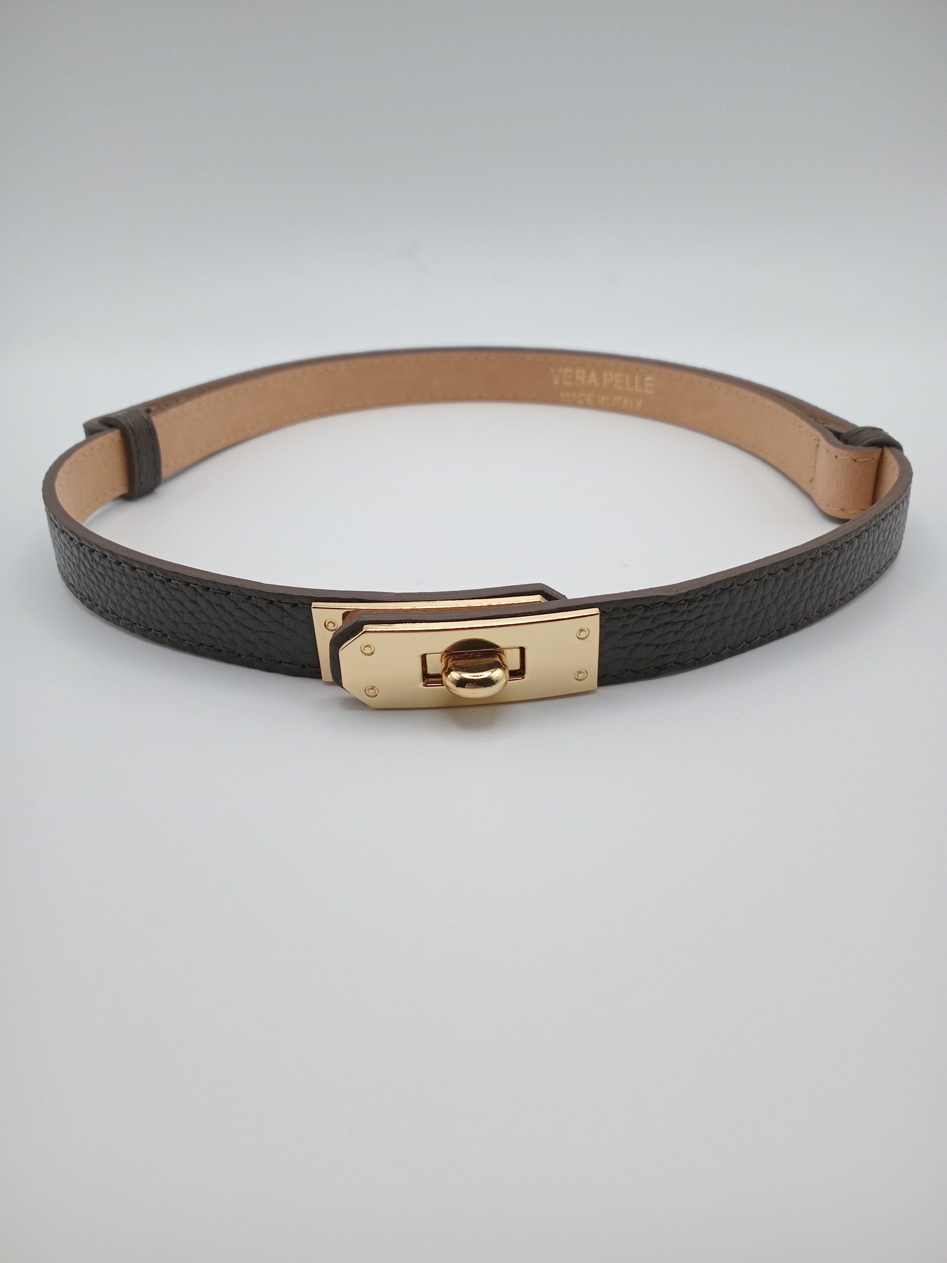 CINTO VERA PELLE CASTANHO ESCURO FIVELA DOURADA REGULADOR COURO