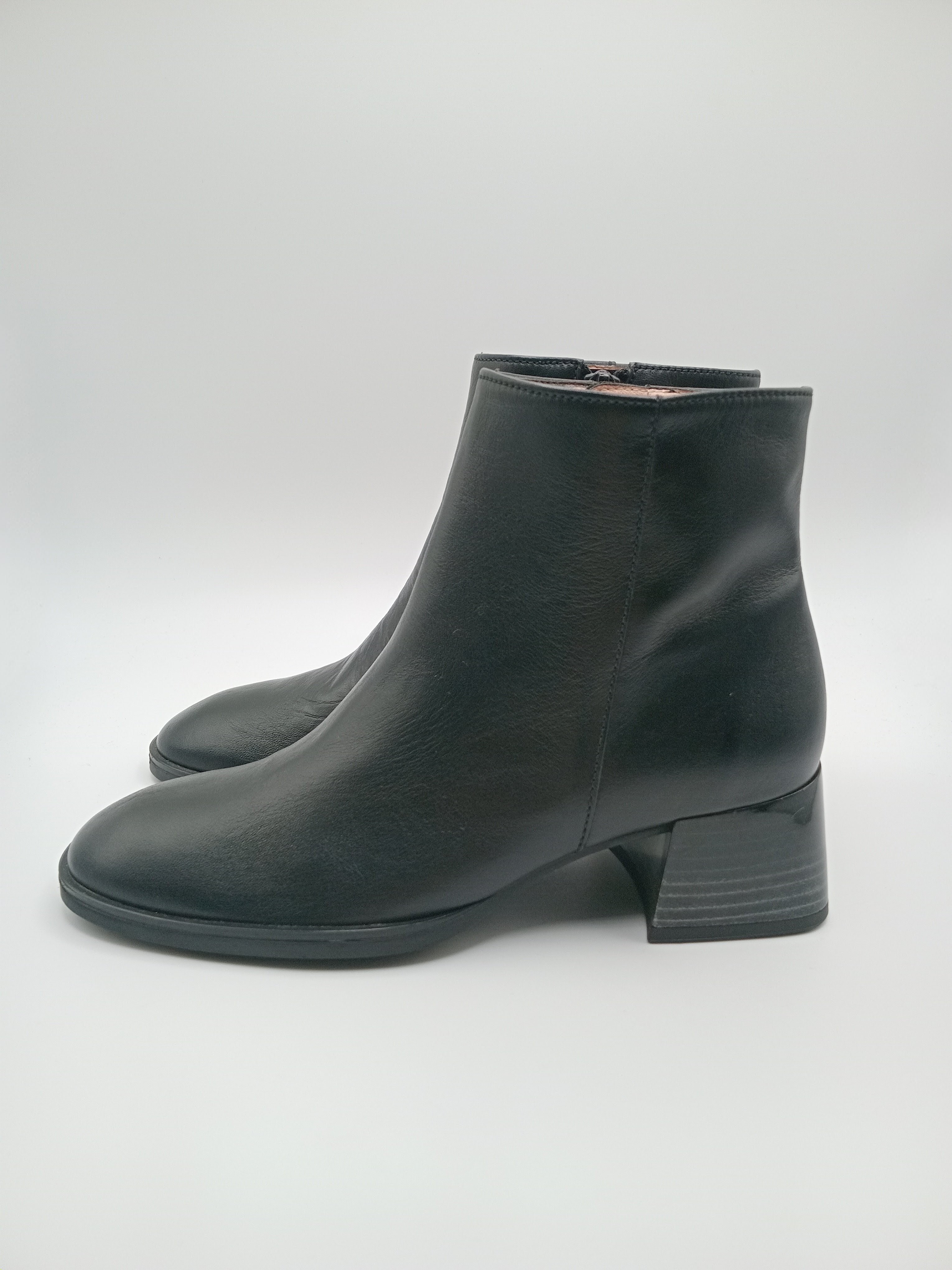 BOTA TEXANA HISPANITAS PRETO COURO LISO VERNIZ ZIPER BOTIM