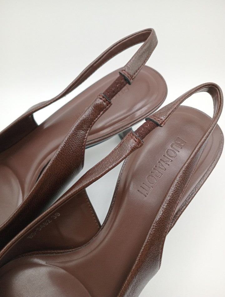 Sapatos de Salto Médio Slingback Buonarotti Mulher; Pumps Castanho Escuro de Bico Fino com Tira de Calcanhar; Calçado Elegante para o Dia a Dia e Escritório