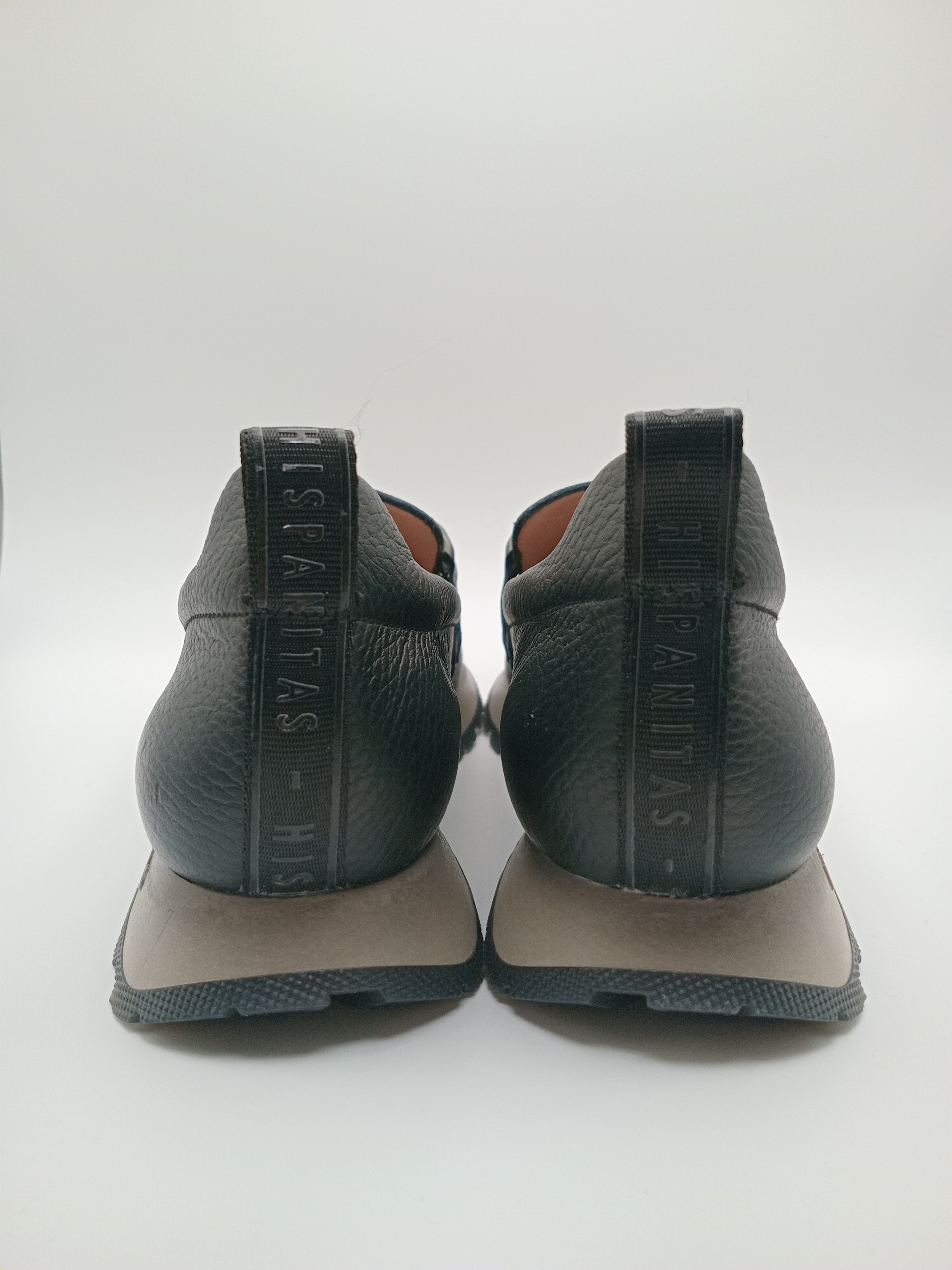 MOCASSIM PLATAFORMA HISPANITAS PRETO ASFALTO COURO FIVELA CINZA FOSCO TRATORADO