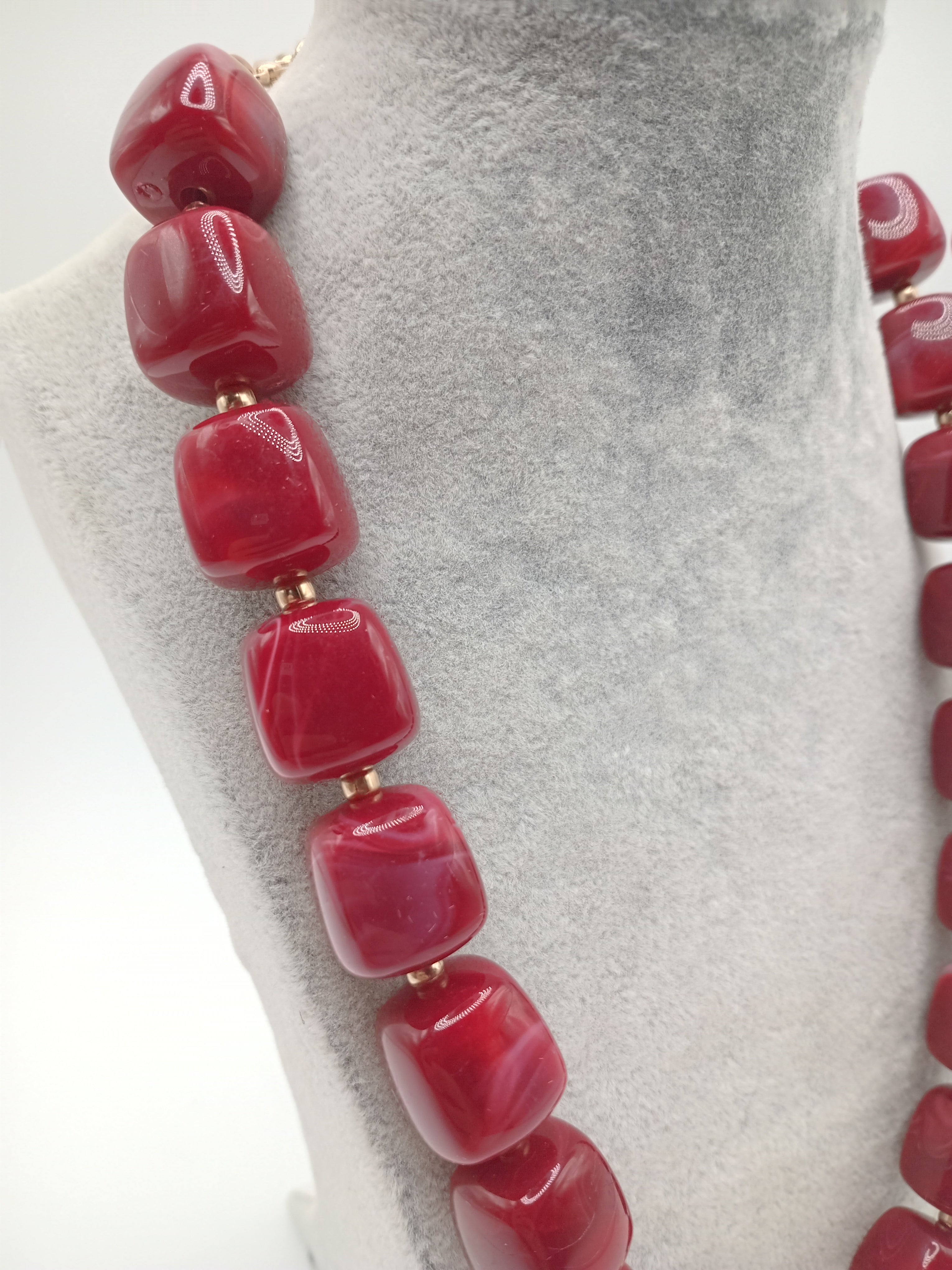 COLAR PEDRAS VINHO BORDO BOLAS DOURADAS FECHO AJUSTAVÉL