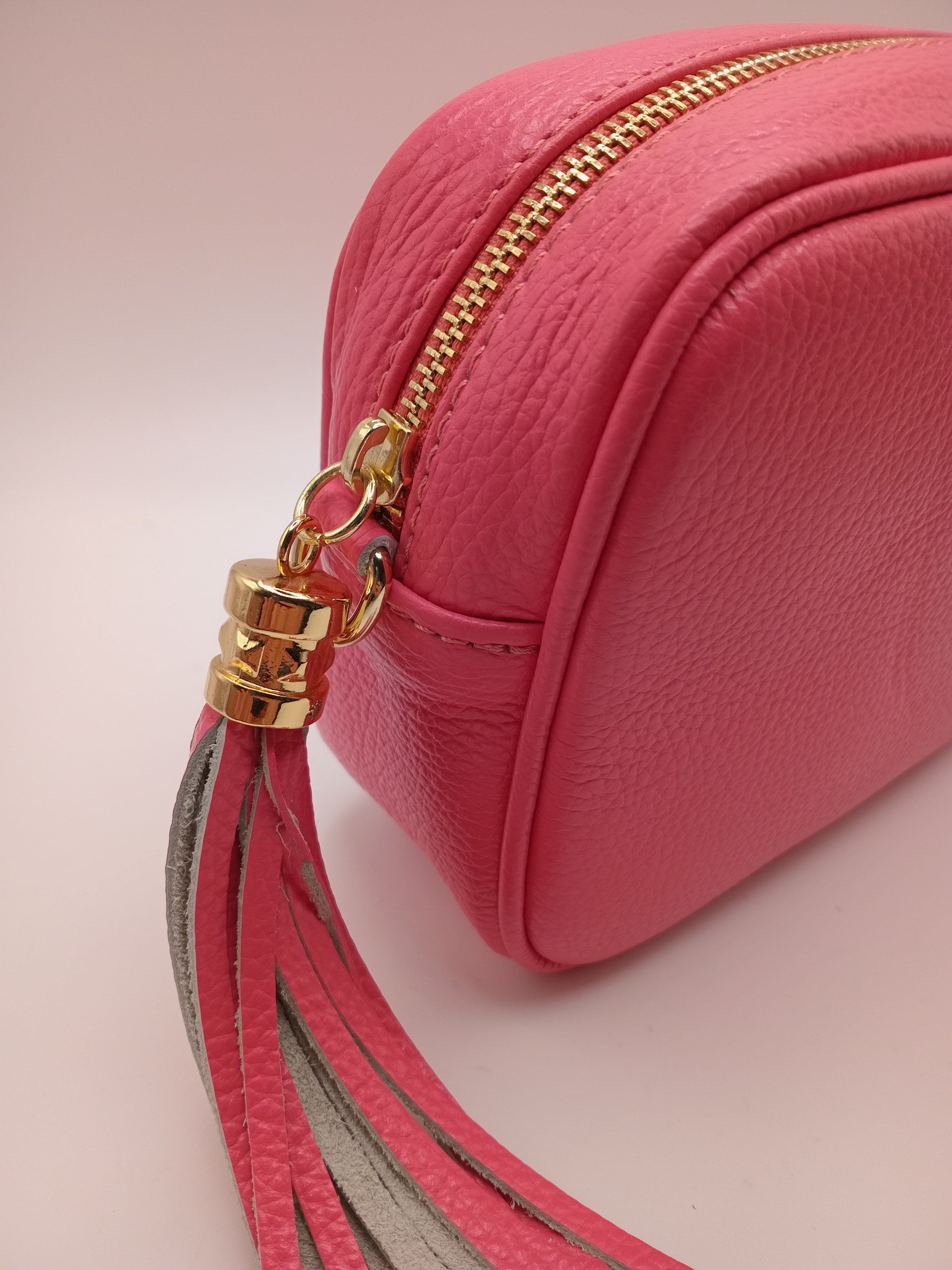 BOLSA CLUTCH MACADI ROSA ECO PELE FRANJA ALÇA REMOVÍVEL E AJUSTÁVEL MALA