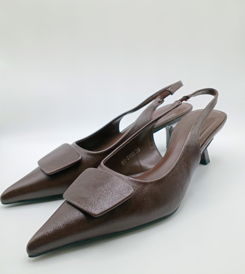 Sapatos de Salto Médio Slingback Buonarotti Mulher; Pumps Castanho Escuro de Bico Fino com Tira de Calcanhar; Calçado Elegante para o Dia a Dia e Escritório