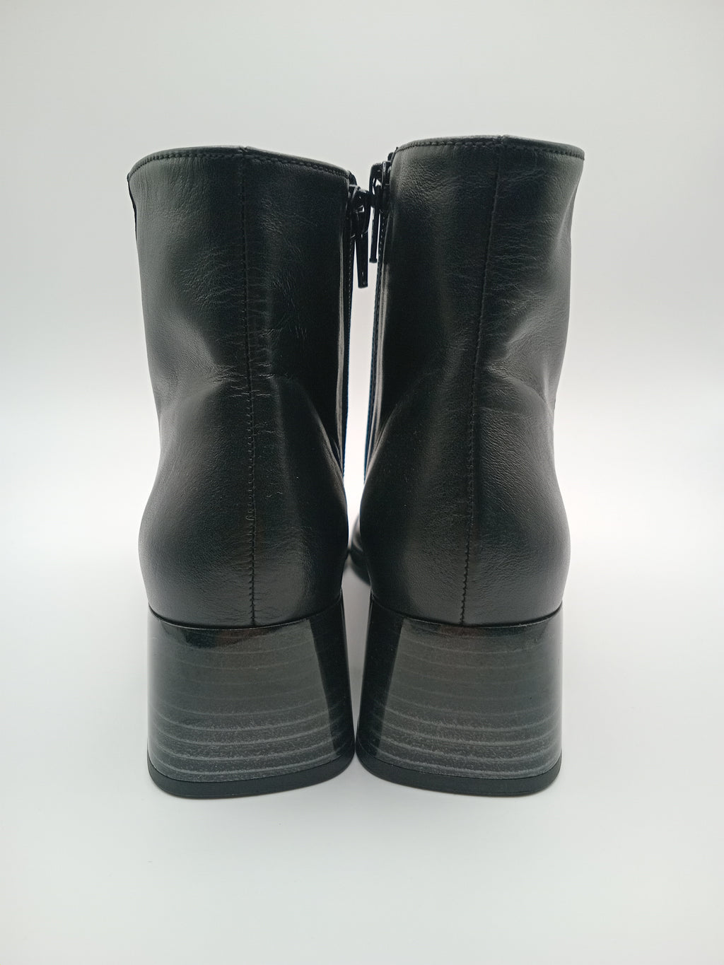 BOTA TEXANA HISPANITAS PRETO COURO LISO VERNIZ ZIPER BOTIM