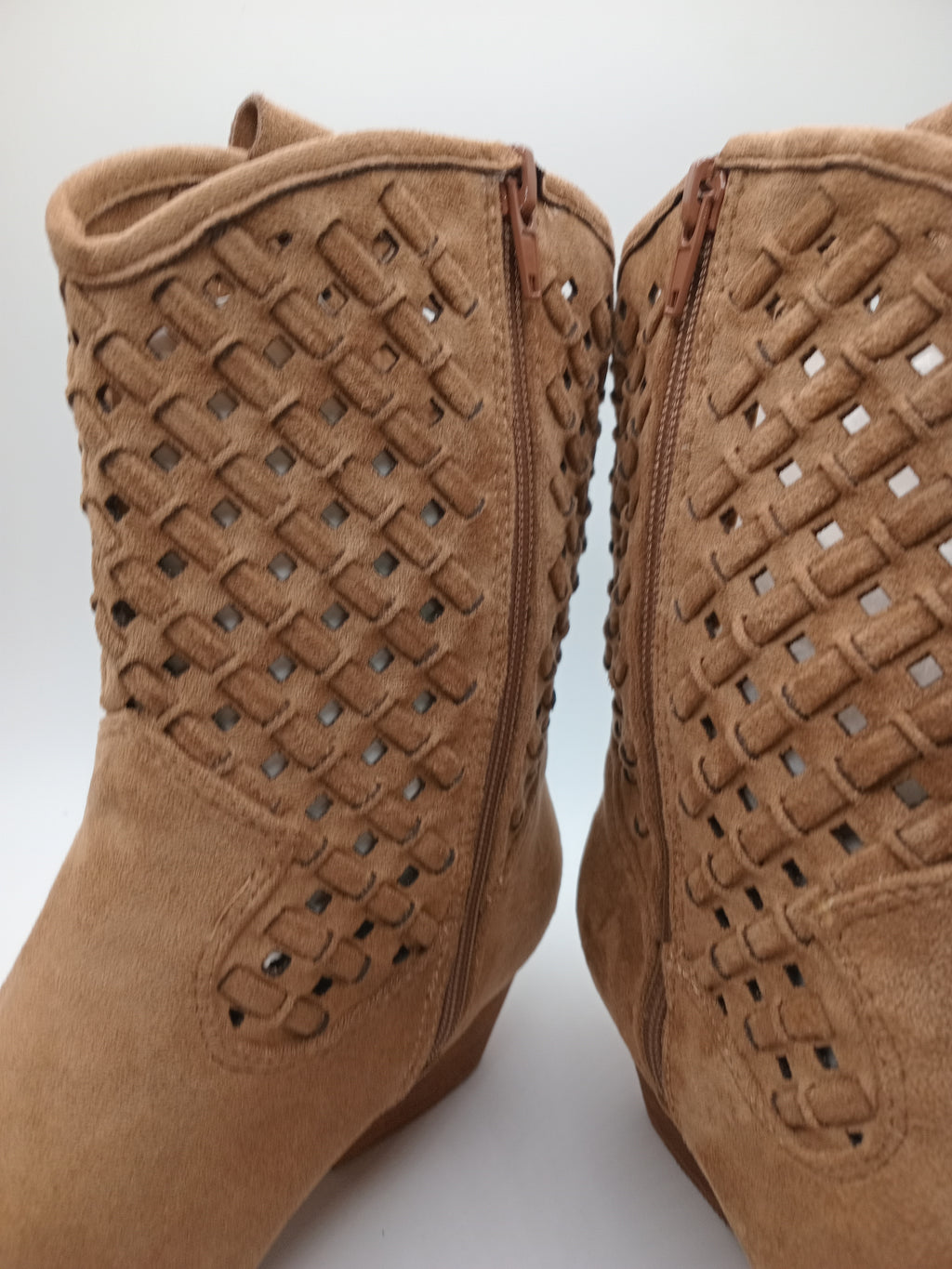 BOTA TEXANA MACADI CASTANHO CAMURÇA MACRAME BICUDO QUADRADO ZIPER