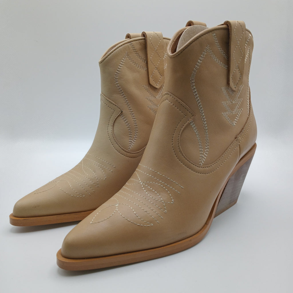 BOTA TEXANA BEAT SHOES BEGE COURO BORDADO BICUDO