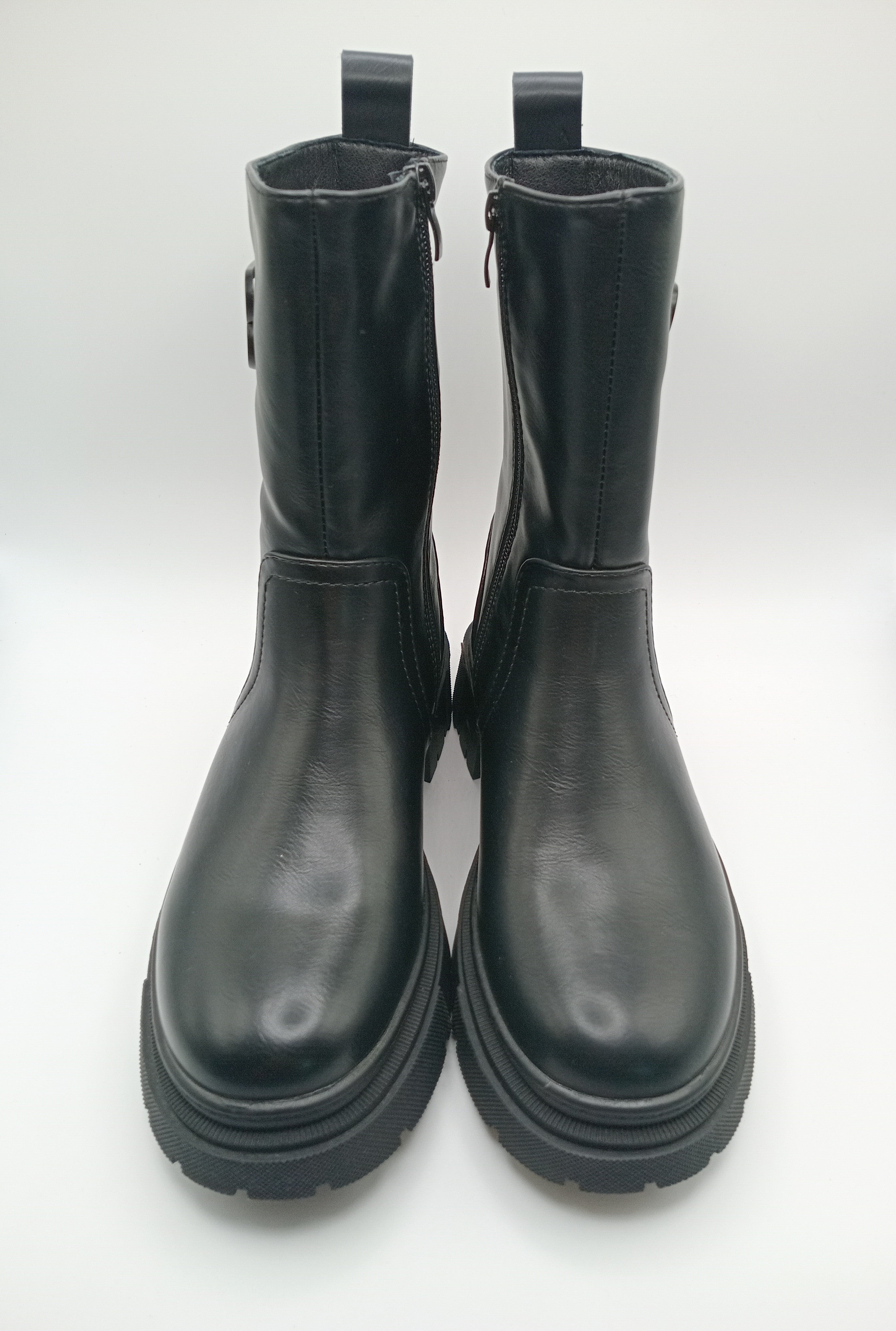 BOTA GALOCHA MACADI PRETO ECO PELE DETALHE B LATERAL ZIPER